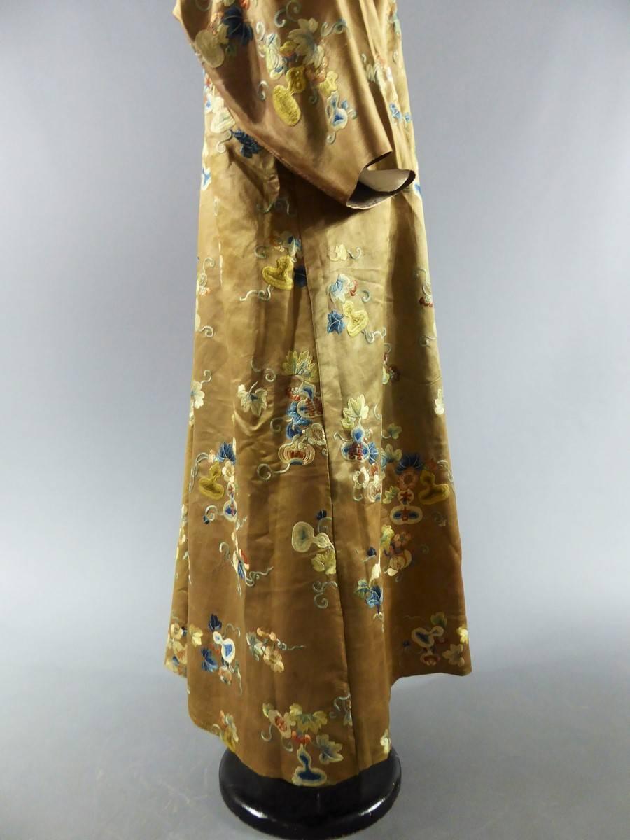 Chinese Embroidered Satin Banyan or Dressing gown 18th century 2