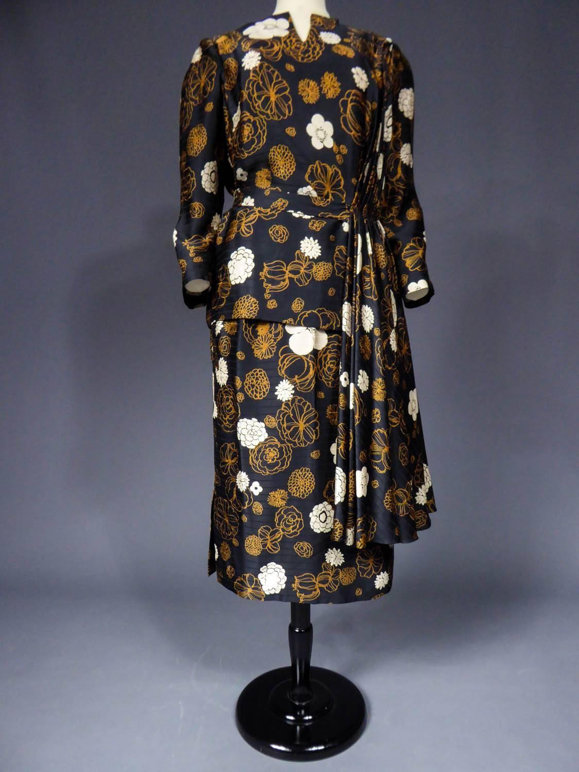 Women's A French Grès Couture two pieces Printed silk Dress, Circa 1980
