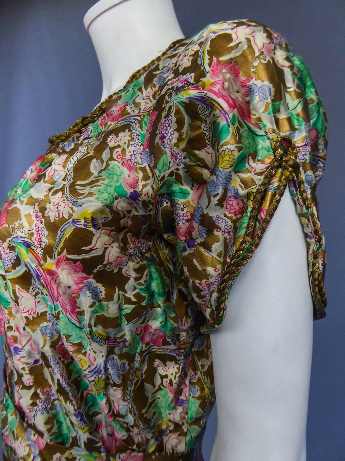 A French Gold Printed and painted Satin Dress Circa 1940-1950 For Sale 3