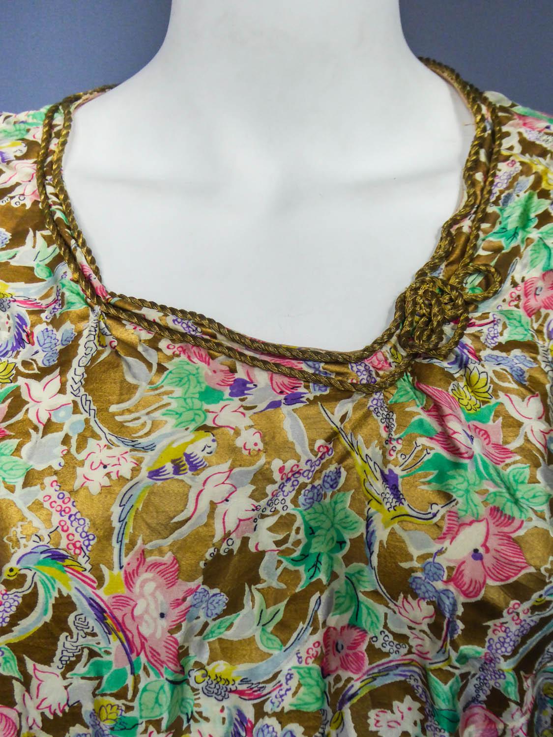 A French Gold Printed and painted Satin Dress Circa 1940-1950 For Sale 7