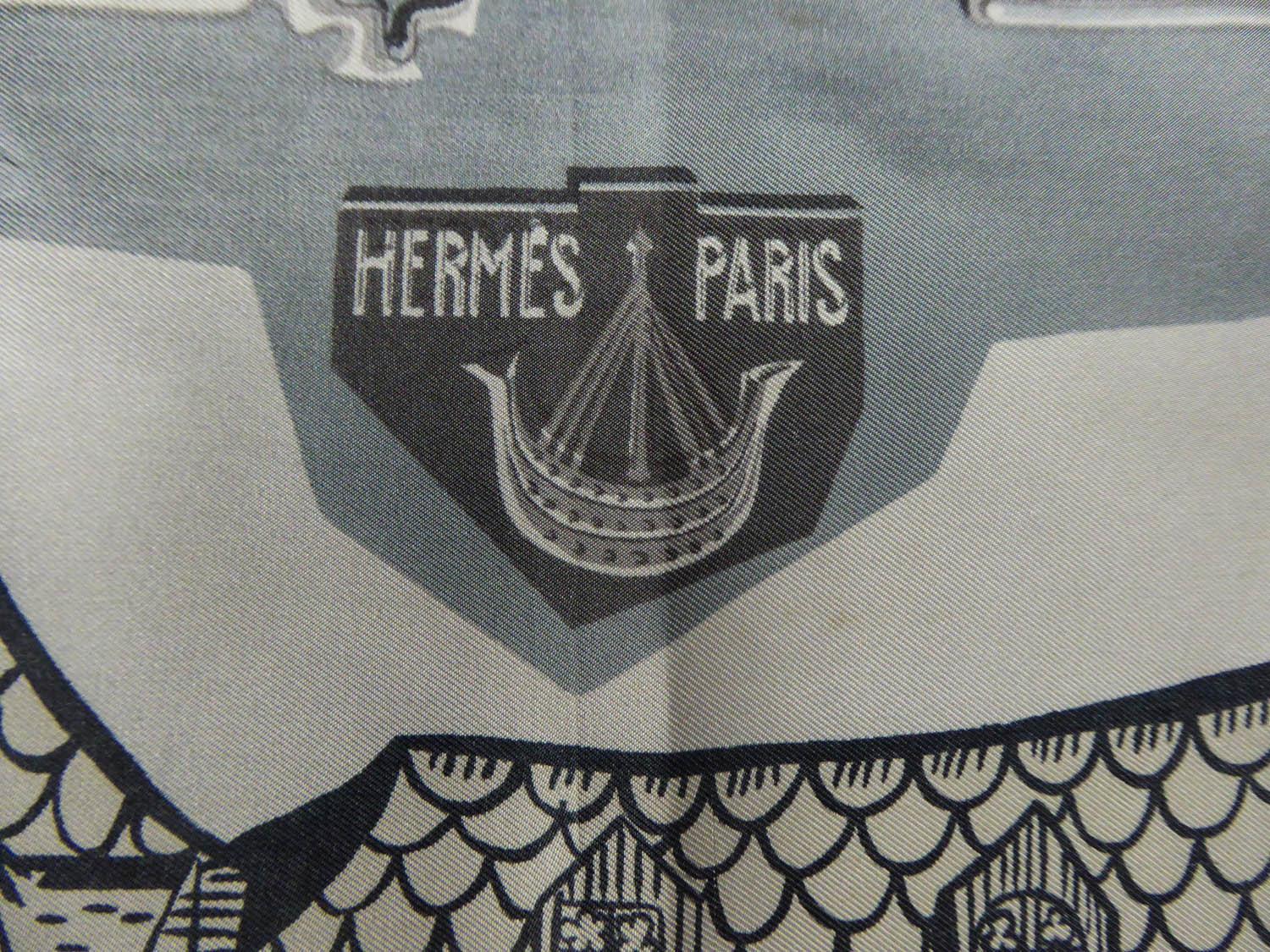 Foulard Hermès Le Moyen Age ou Vieux Paris par Christiane Vauzelle:: Circa 1960 5