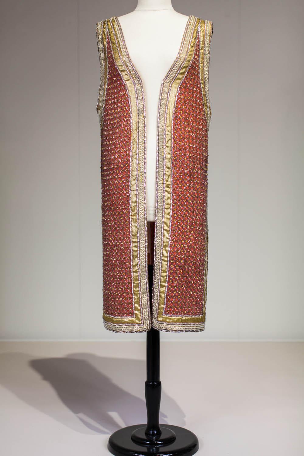 A Paul Poiret (attributed to) Embroidered Kaftan and Purse - Circa 1915/1925 In Excellent Condition In Toulon, FR