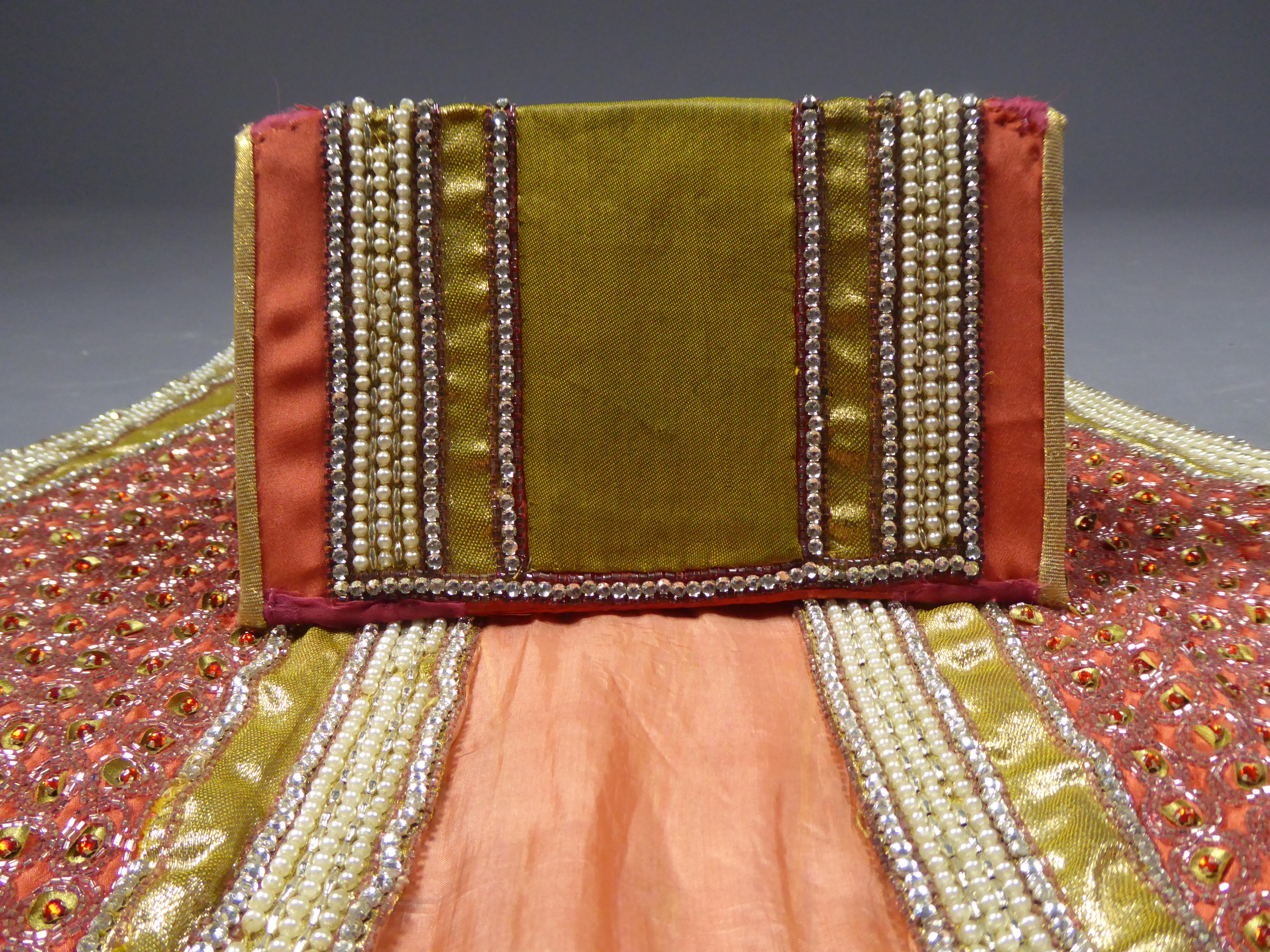 A Paul Poiret (attributed to) Embroidered Kaftan and Purse - Circa 1915/1925 1