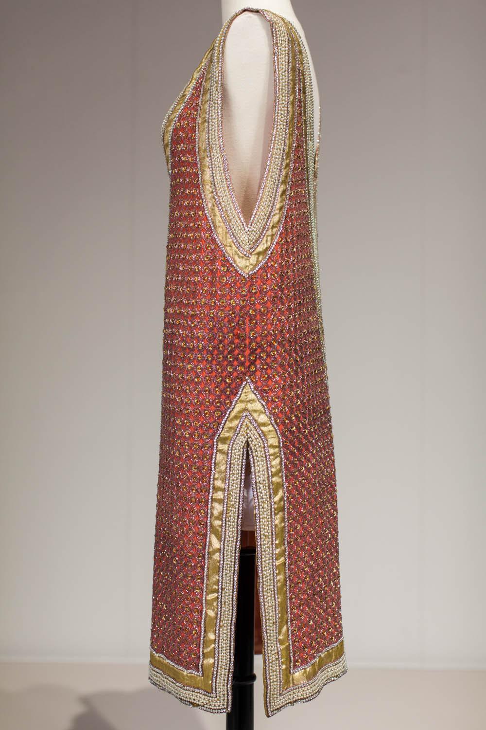 A Paul Poiret (attributed to) Embroidered Kaftan and Purse - Circa 1915/1925 3