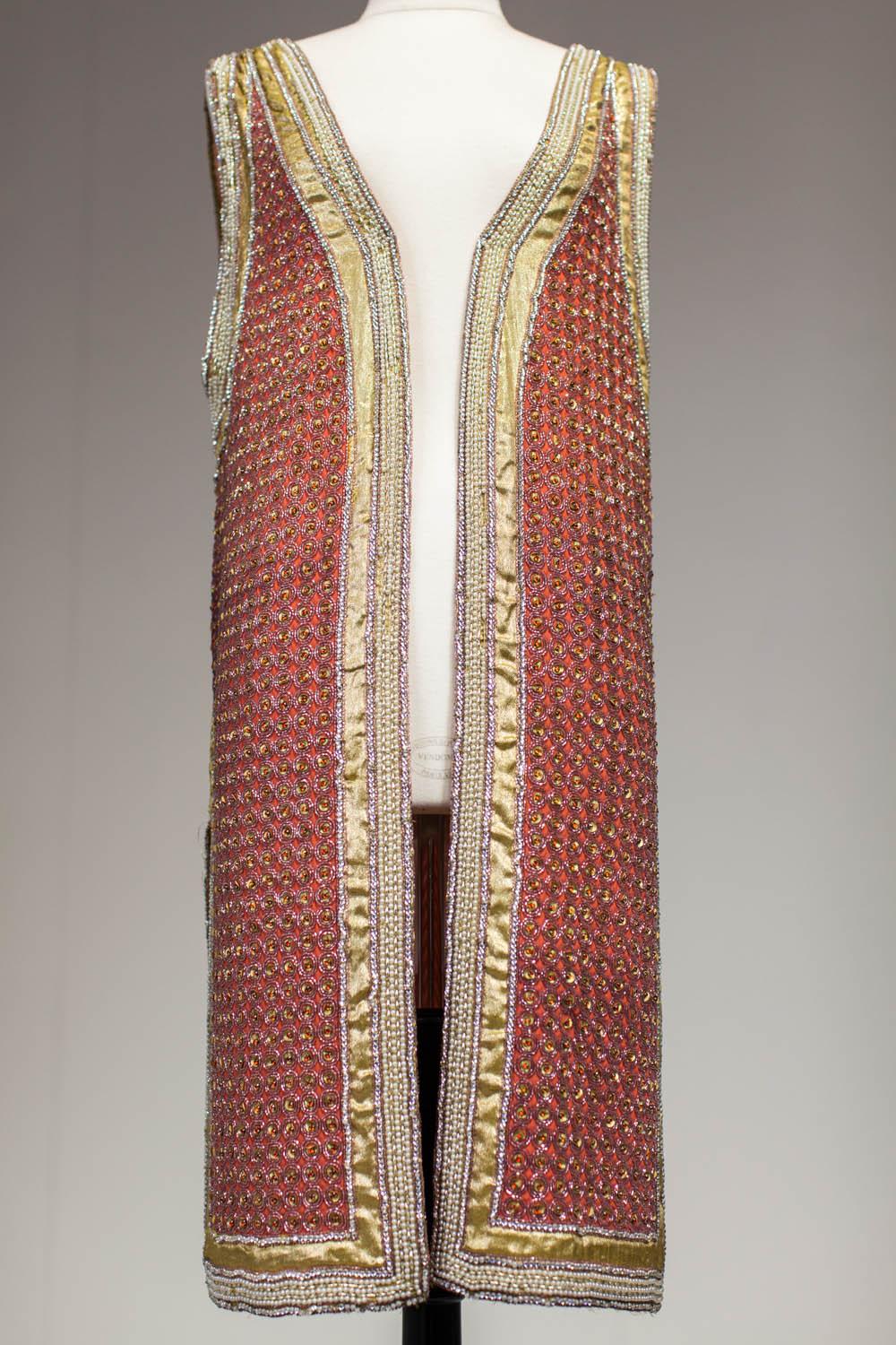 A Paul Poiret (attributed to) Embroidered Kaftan and Purse - Circa 1915/1925 4