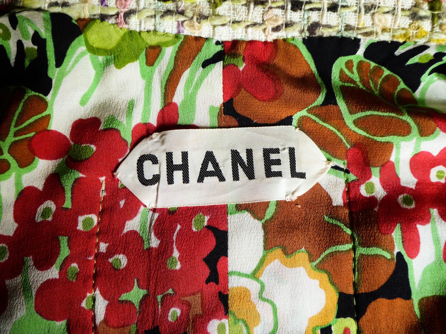 A numbered Haute Couture Chanel Skirt and Blouse Suit Circa 1968/1971 7