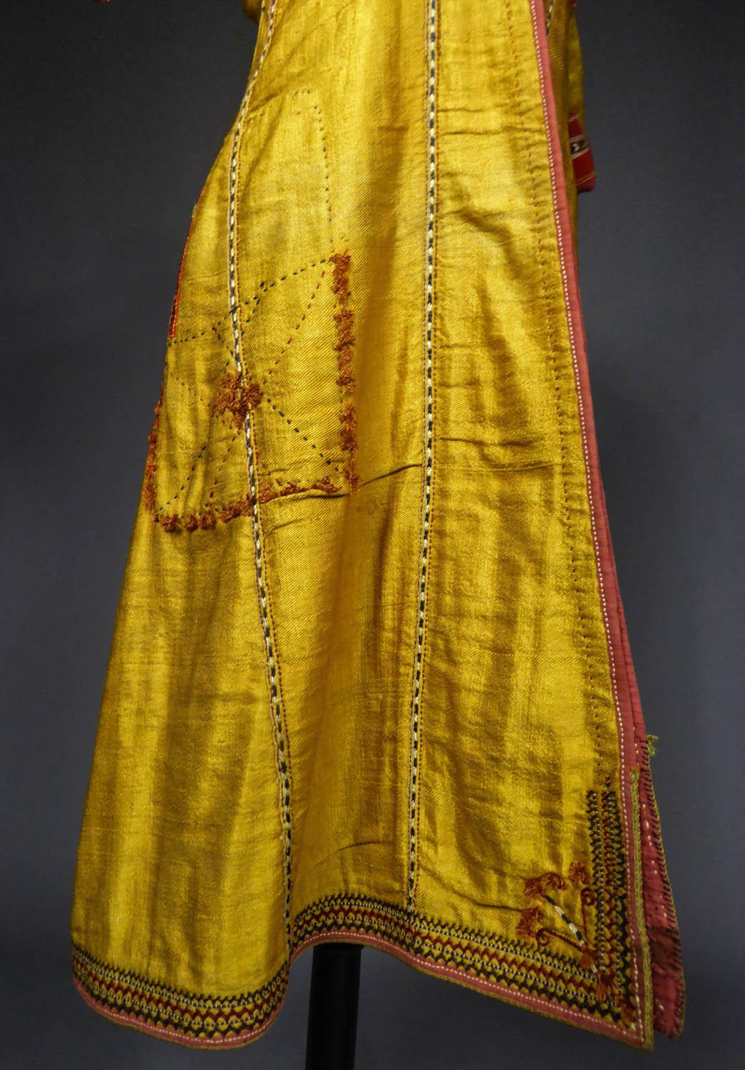 Yellow gold silk coat and embroidery - Afghanistan early 20th century 1