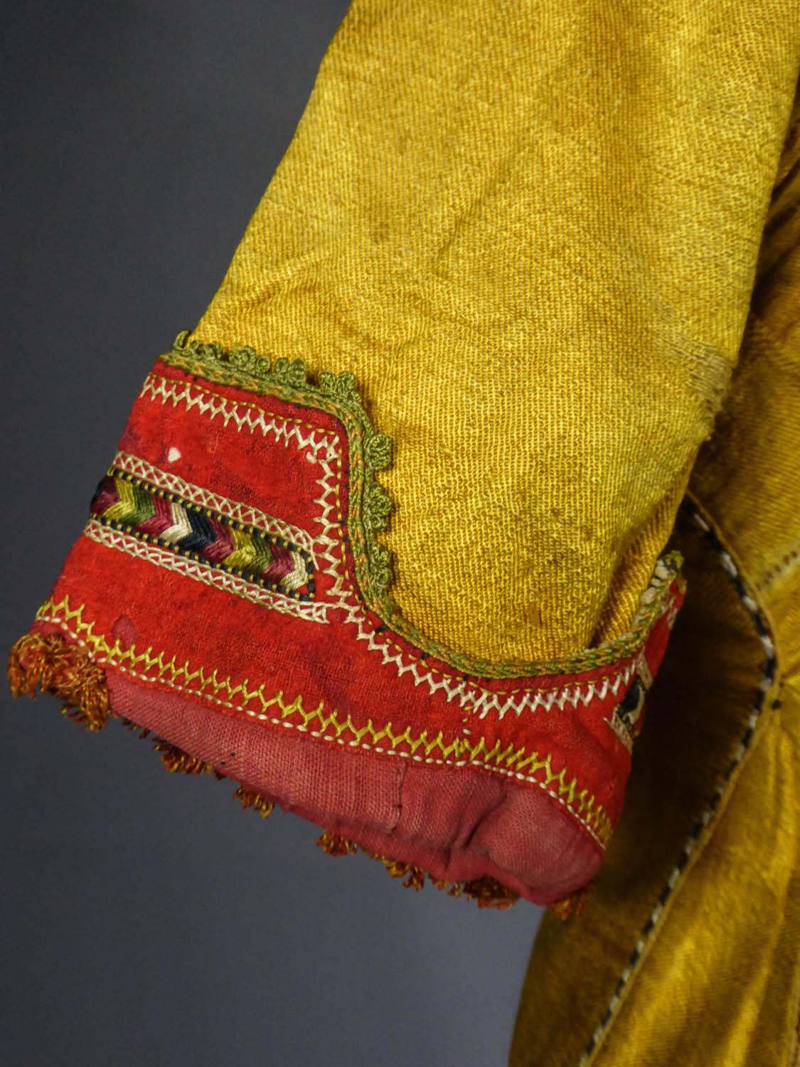 Yellow gold silk coat and embroidery - Afghanistan early 20th century 4