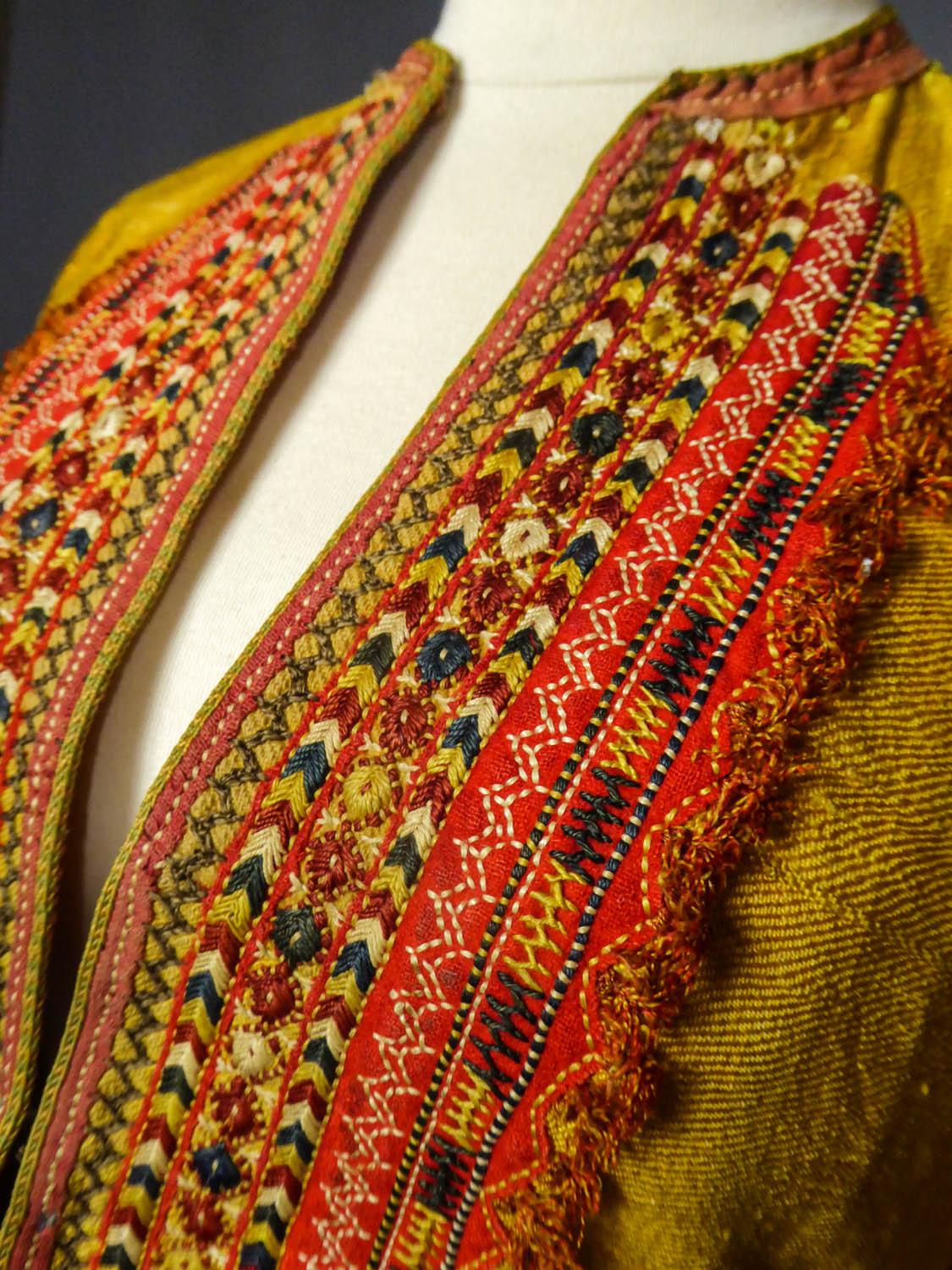 Yellow gold silk coat and embroidery - Afghanistan early 20th century 10