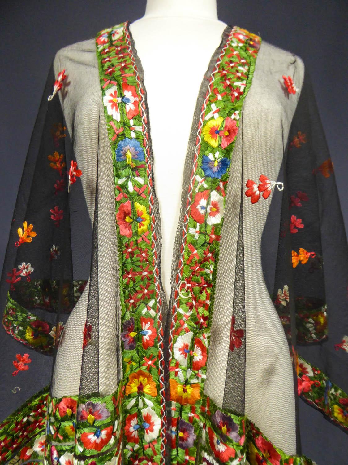 A Net embroidered Stole with floss-silk - India for export Western Circa 1830 For Sale 9
