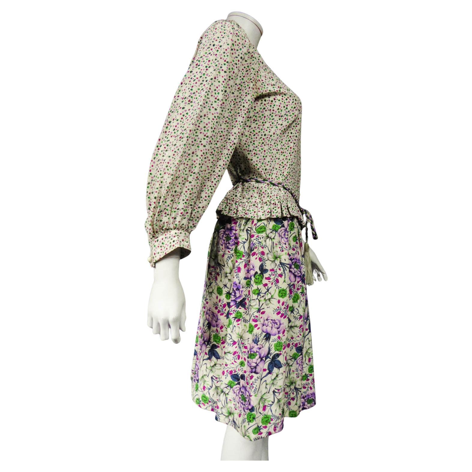 Un set francese di Ungaro con gonna parallela, camicetta e cintura - circa 1978 / 1980