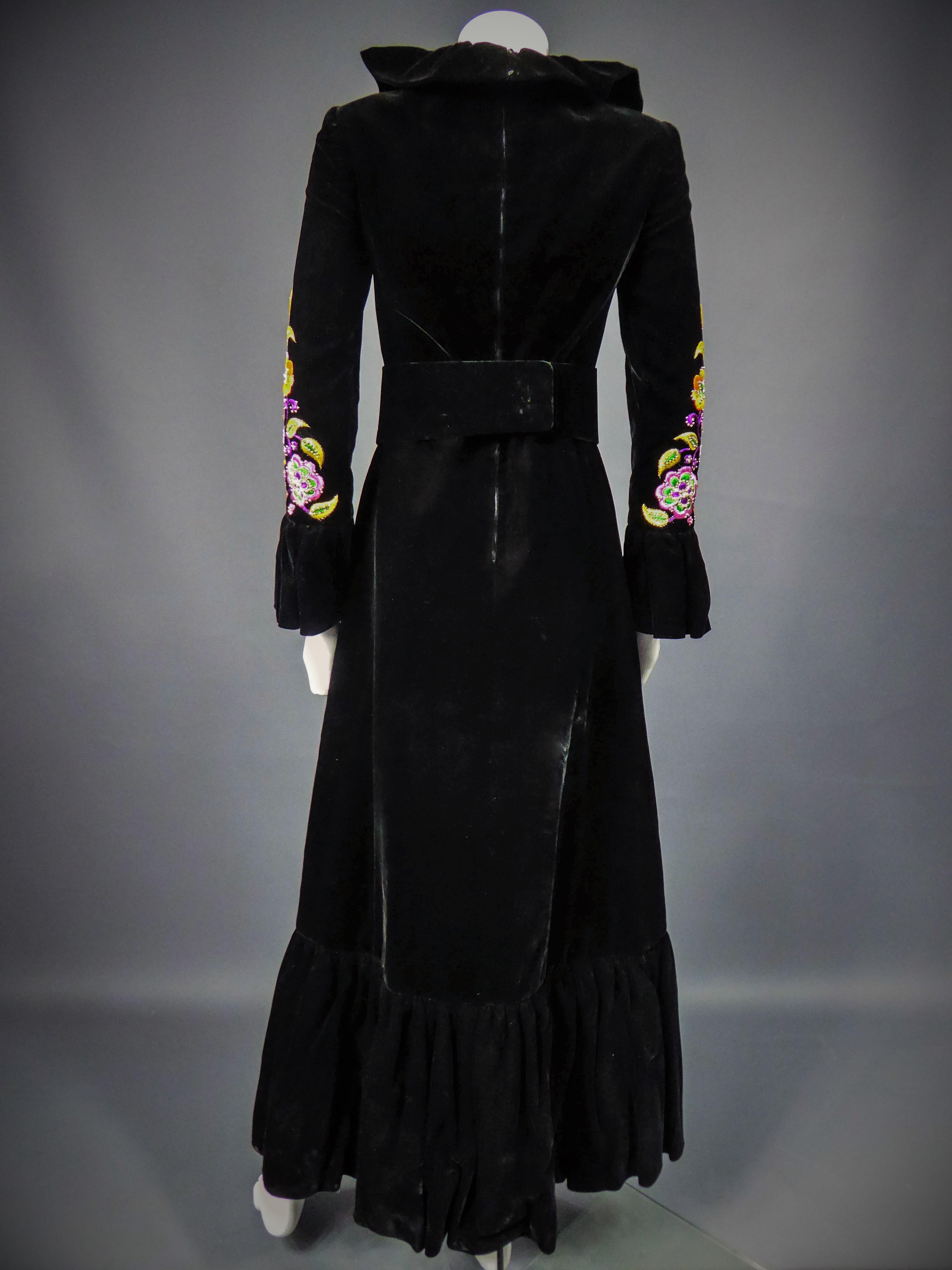  Jean-Louis Scherrer Französisches Couture Kleid aus schwarzem Samt um 1990 im Angebot 6