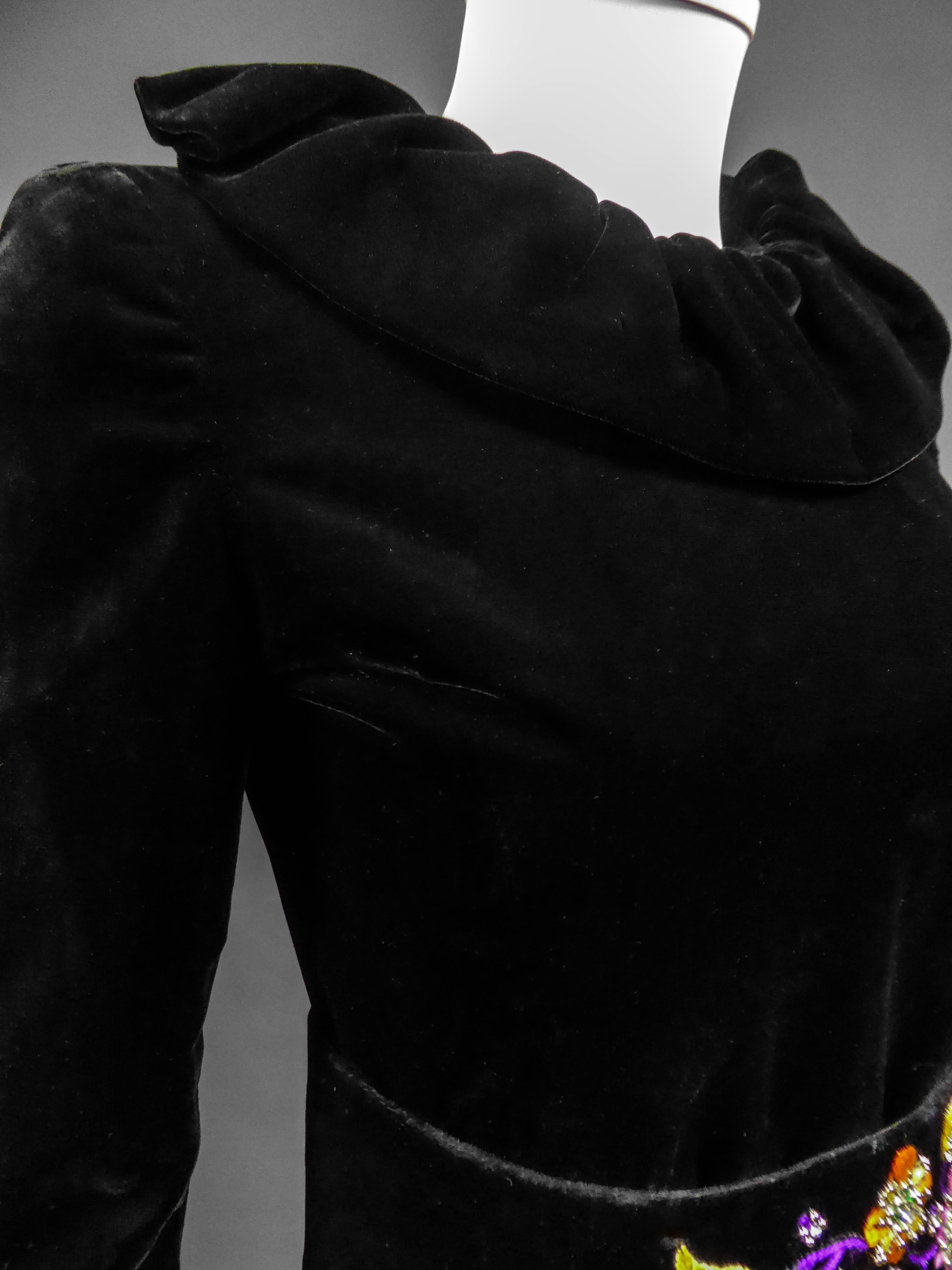  Jean-Louis Scherrer Französisches Couture Kleid aus schwarzem Samt um 1990 im Angebot 10