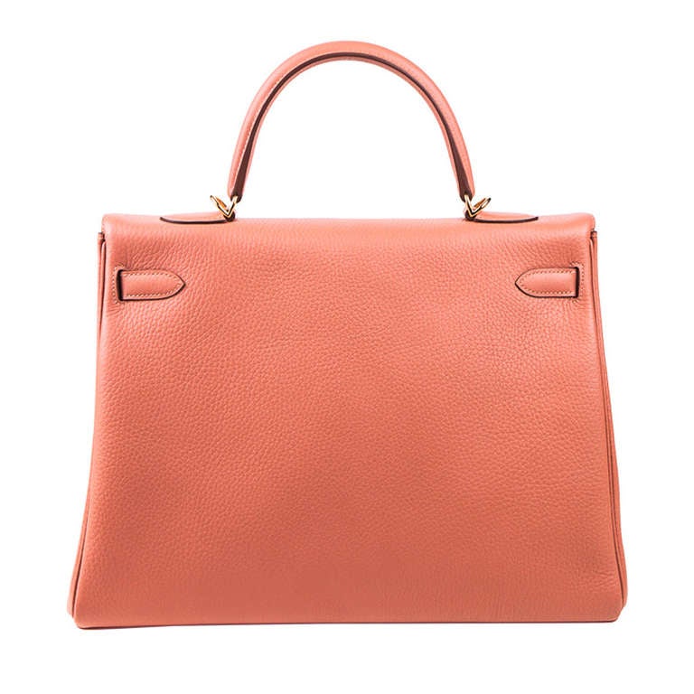 New Hermes 35cm Kelly Dusty Pink Rose Tea Clemence Leather Gold Hardware In New Condition In Boca Raton, FL