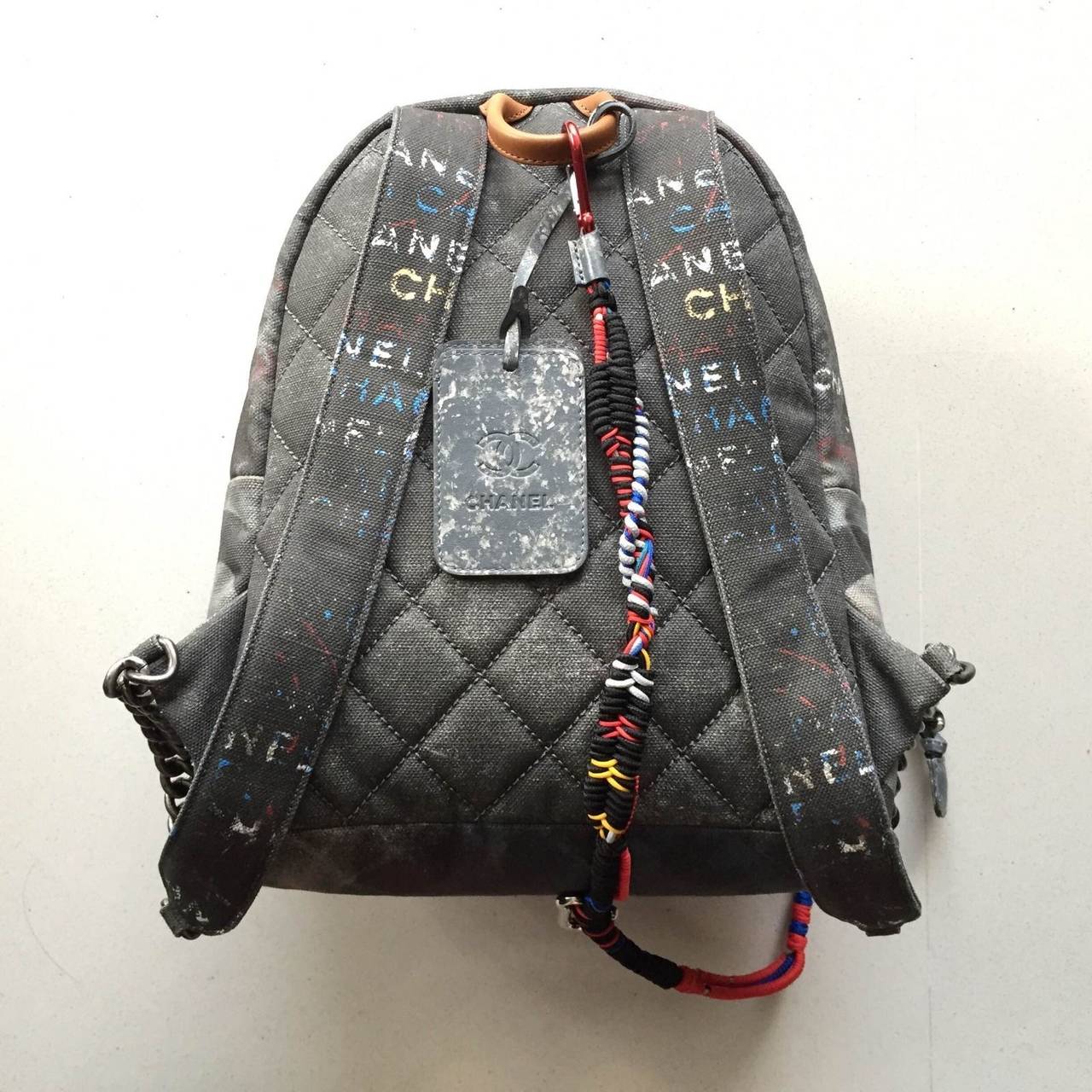 Sac à dos Graffiti de Chanel Runway 2014 Moyen 5