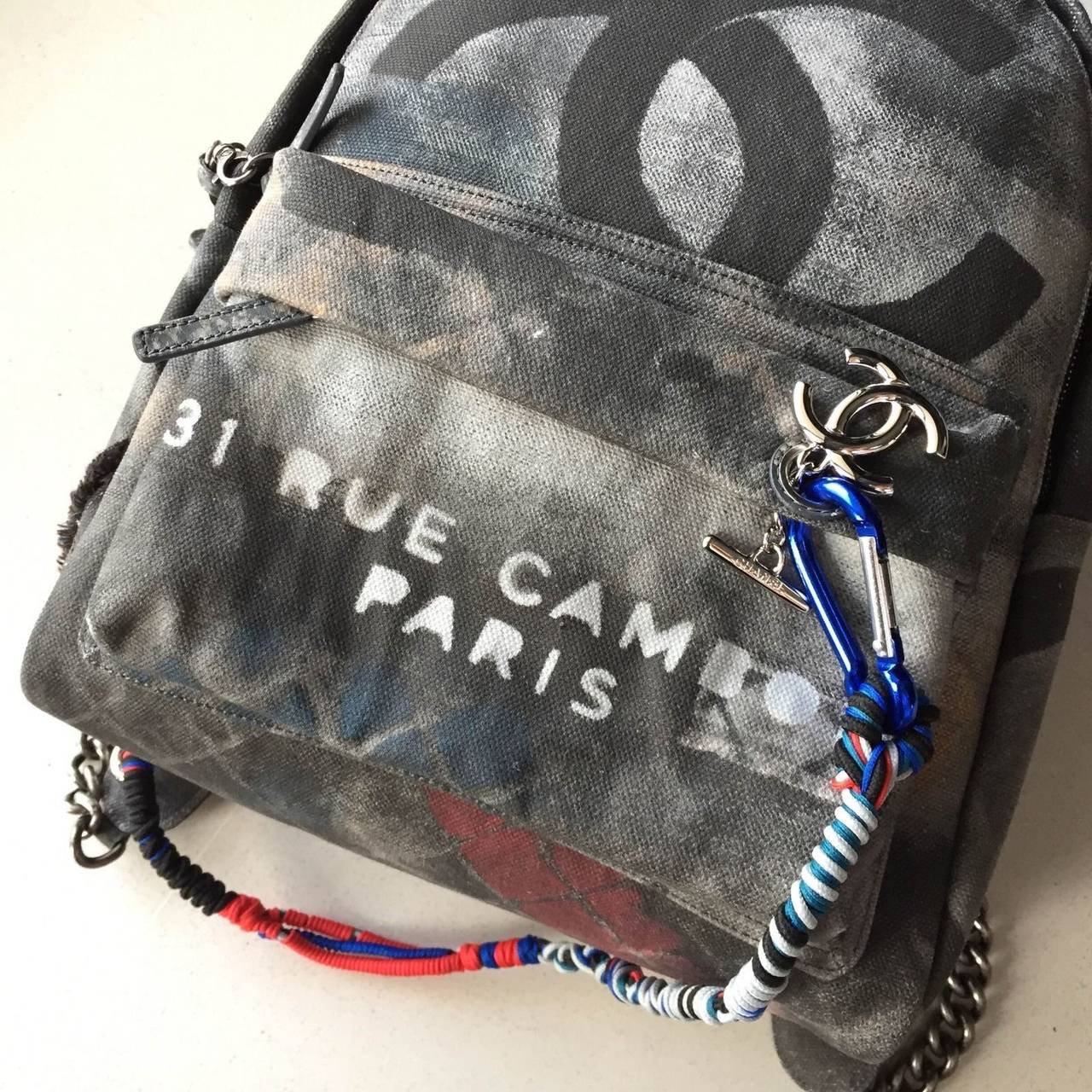 Sac à dos Graffiti de Chanel Runway 2014 Moyen 4