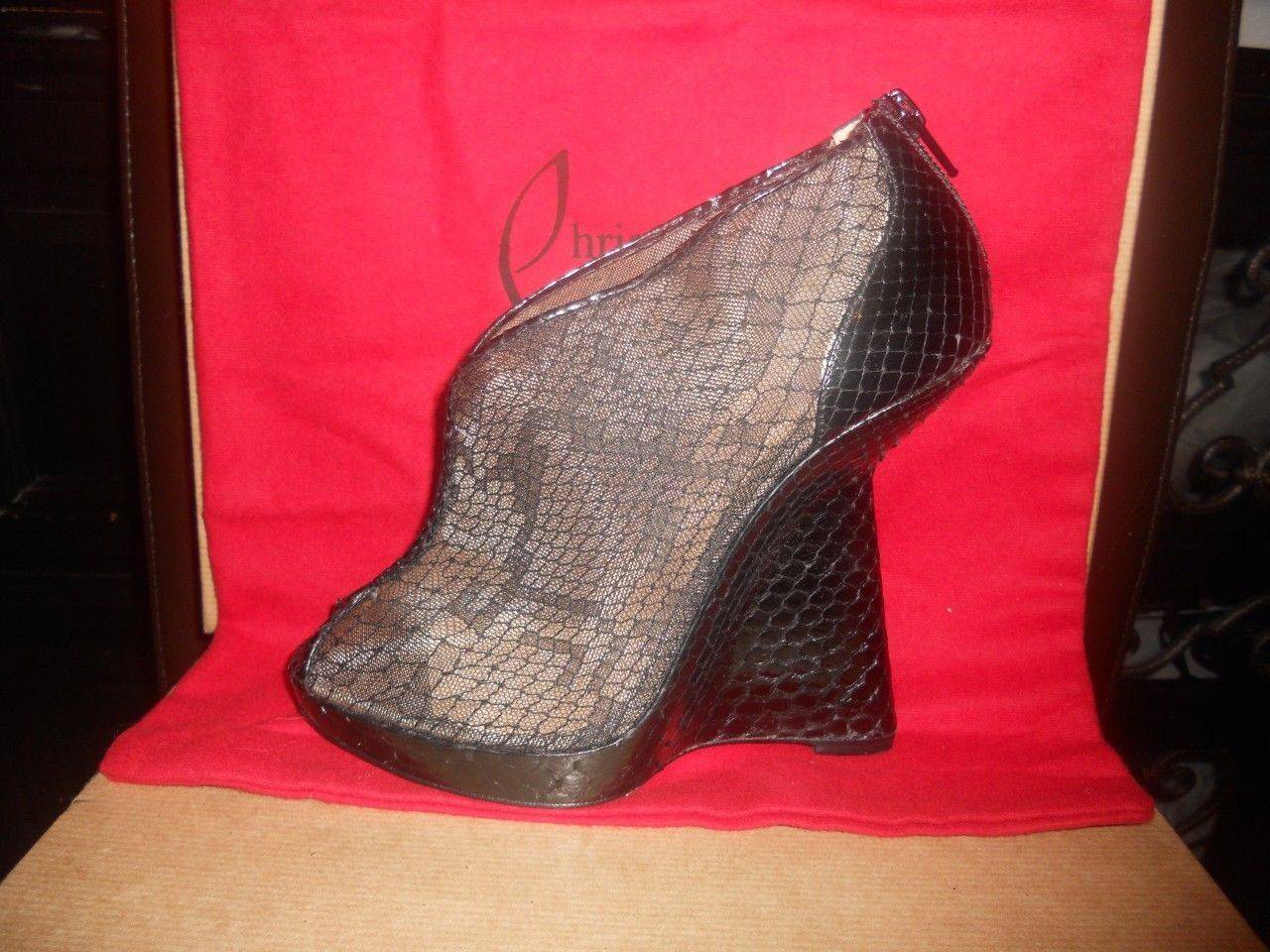 CHRISTIAN LOUBOUTIN janet 120 Python Lucindo/Lace 39.5 R $1495 In New Condition For Sale In Westmount, Quebec