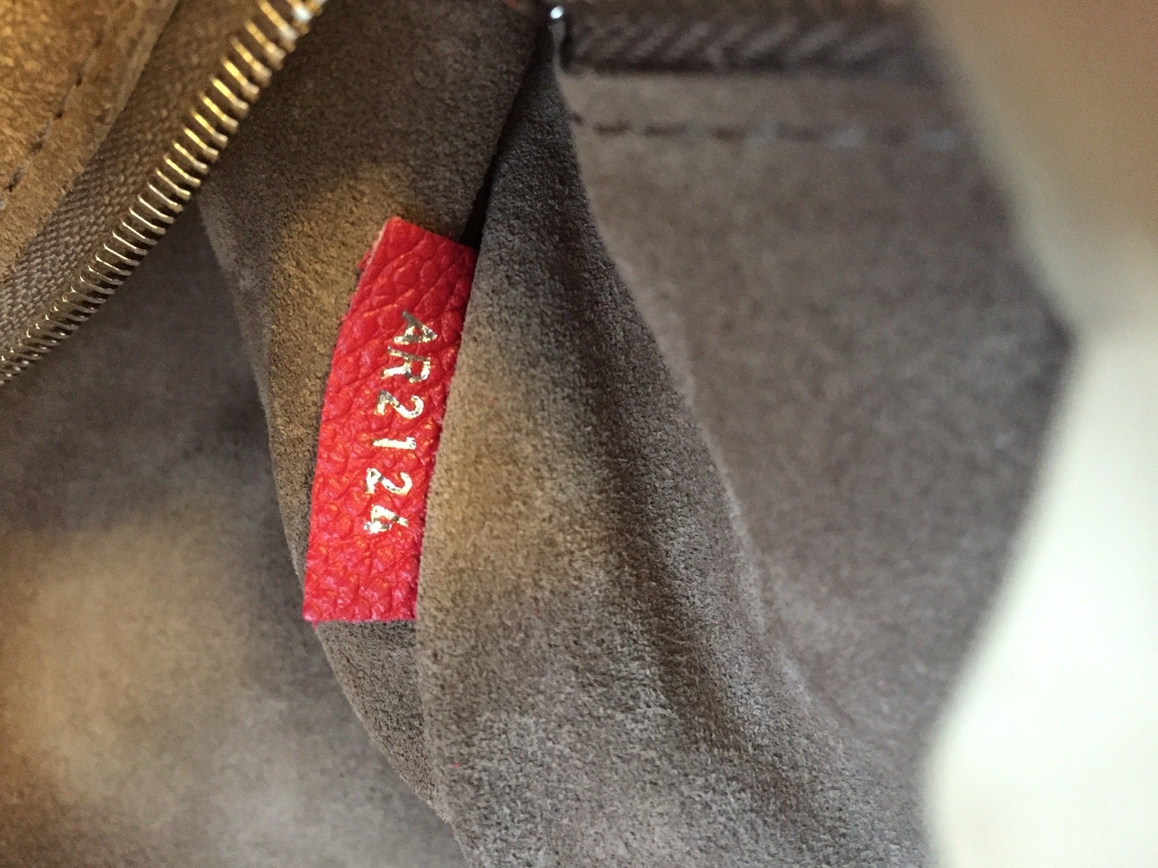 Louis Vuitton Soft Lockit MM Bag For Sale 4