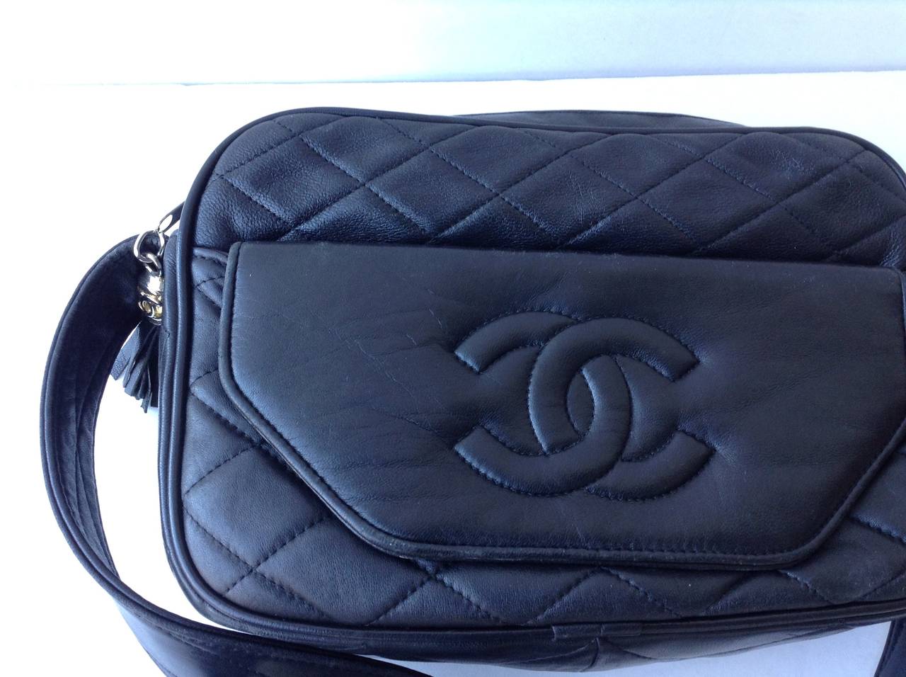 Chanel Black Leather Vintage Camera Bag In Good Condition For Sale In Westmount, Quebec