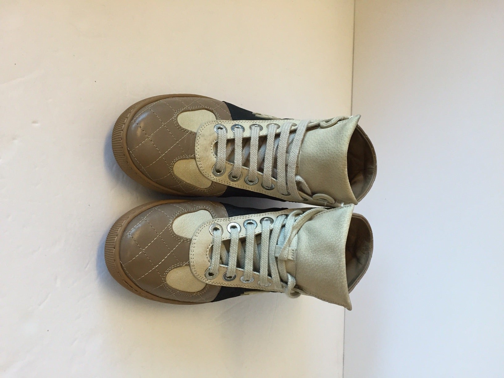 Chanel Leather Quilted CC Sneakers Size 37 Retail $950