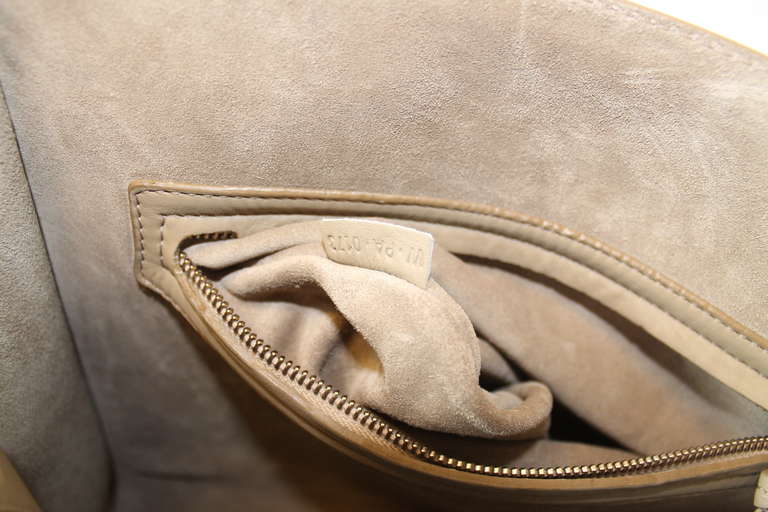 2013 - Celine Phantom Luggage Medium Tote Bag in Taupe For Sale 3