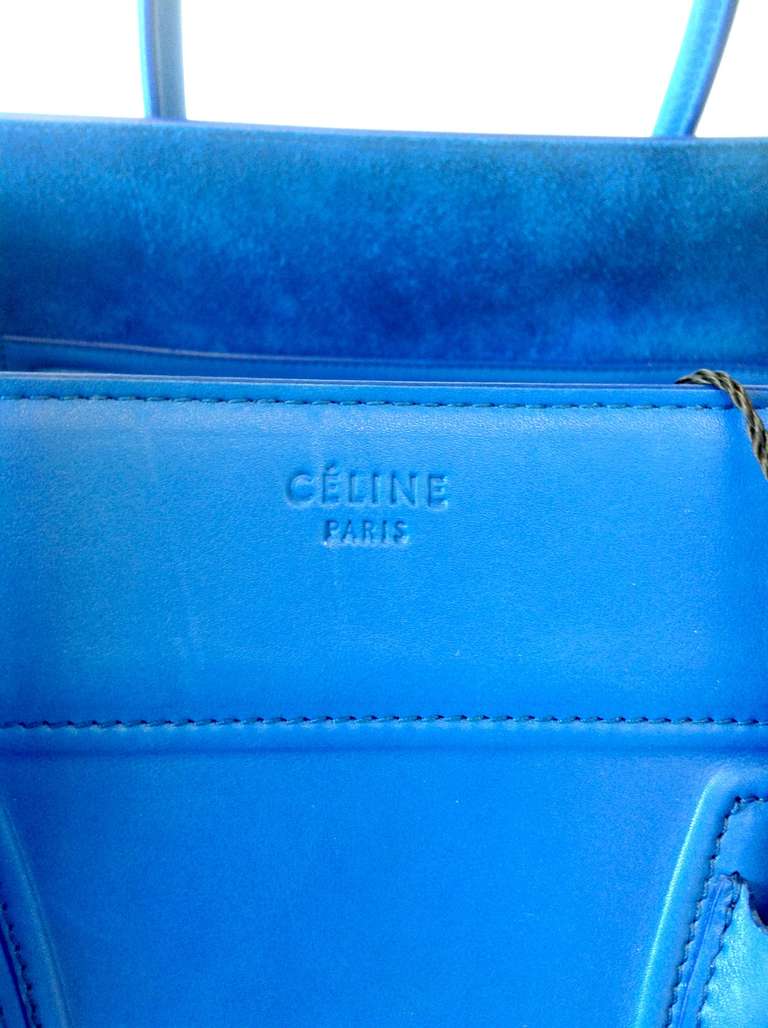 2013 - Celine Phantom Luggage Medium Tote Bag in Blue In New Condition For Sale In Westmount, Quebec