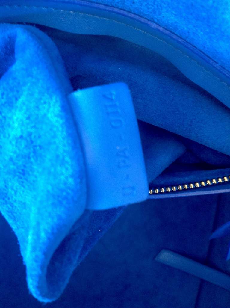 Women's 2013 - Celine Phantom Luggage Medium Tote Bag in Blue For Sale