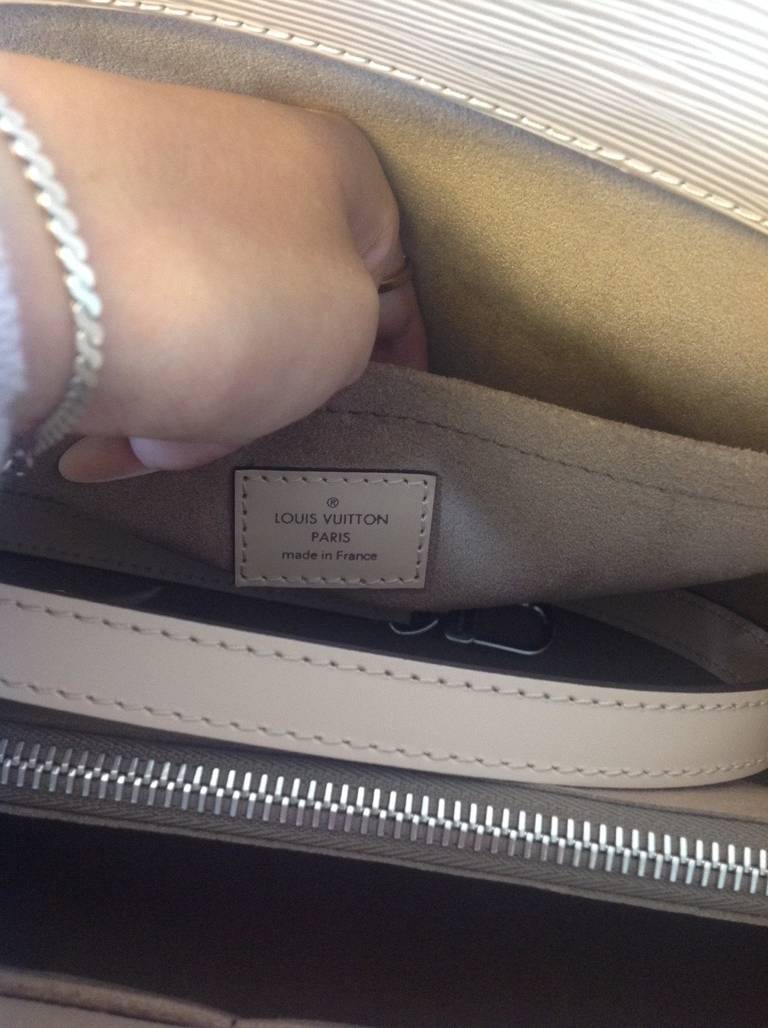 Brand New 2014 Louis Vuitton Marly MM Epi Leather in Dune For Sale 4