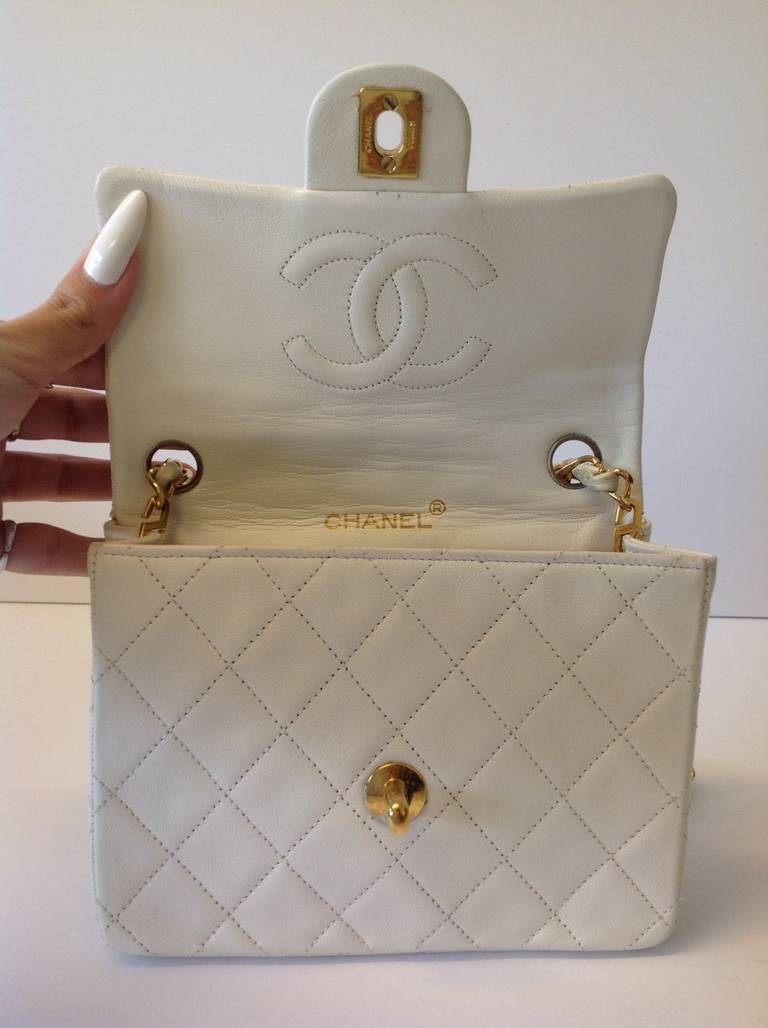 Chanel White Vintage Quilted Lambskin Leather Classic Mini Flap Bag 2