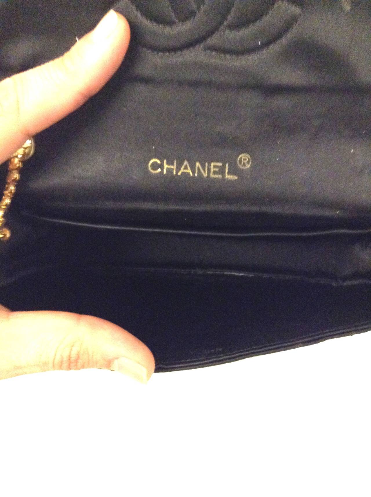 1980s CHANEL Gripoix and silk Flap bag In Good Condition For Sale In Westmount, Quebec