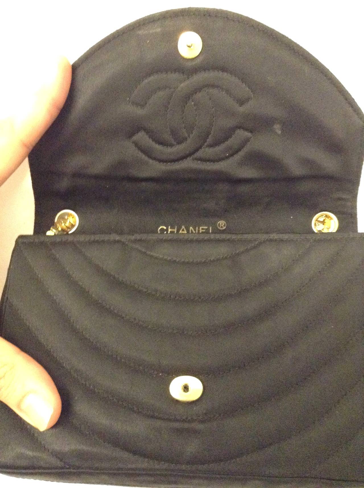 1980s CHANEL Gripoix and silk Flap bag For Sale 3