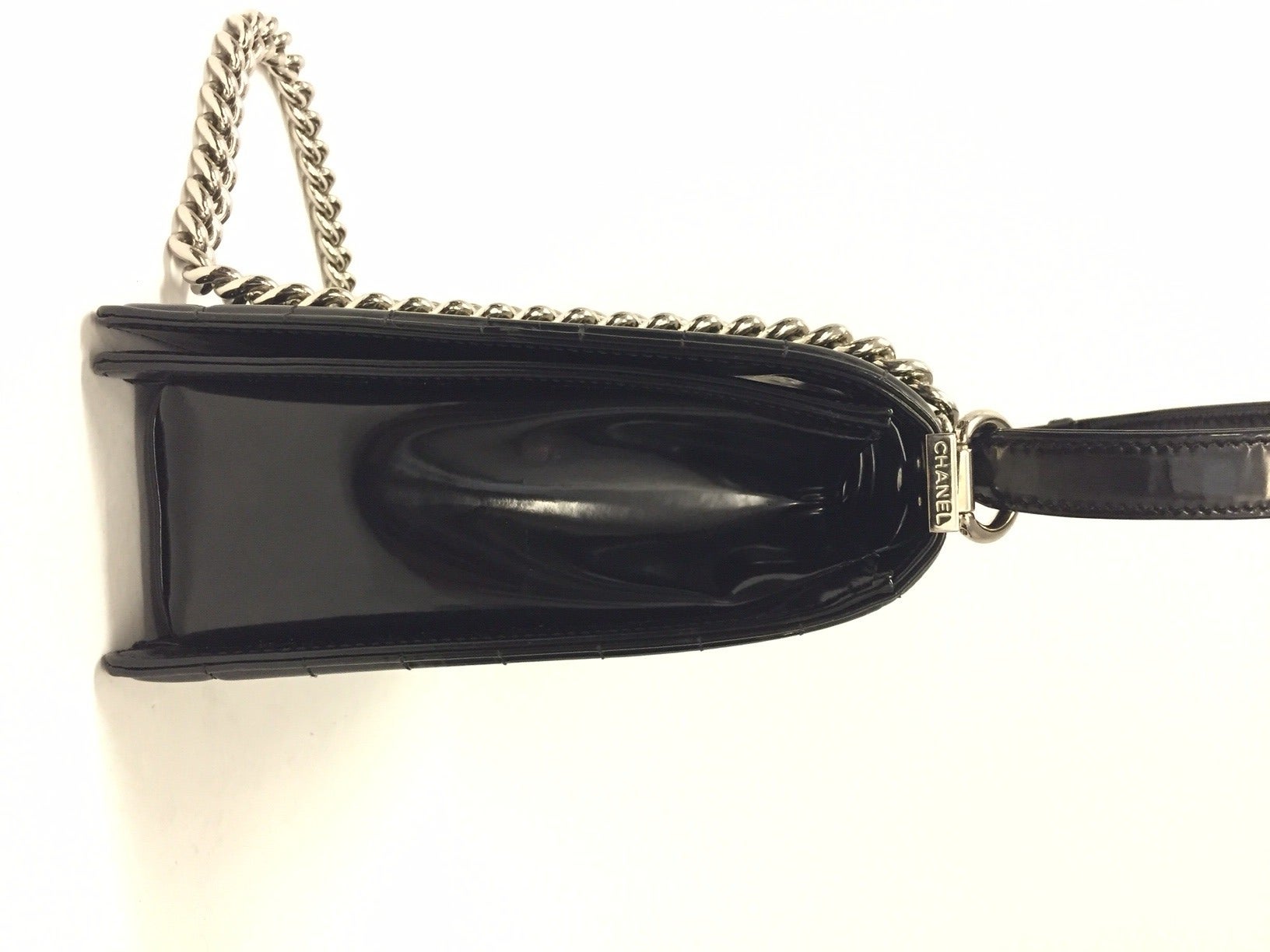 Women's Chanel Le Boy Large Black Patent Leather For Sale