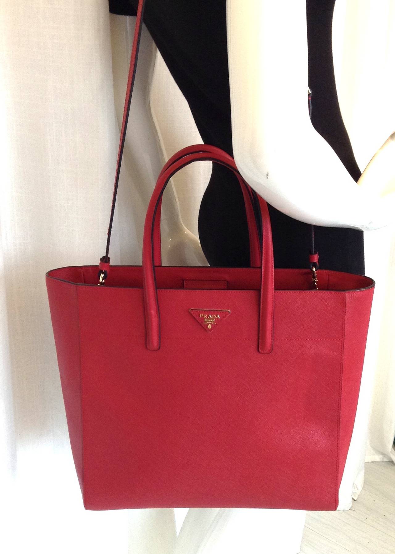 Women's 2013 PRADA Saffiano Trapeze tote bag in Lipstick Red GHW $1800 For Sale