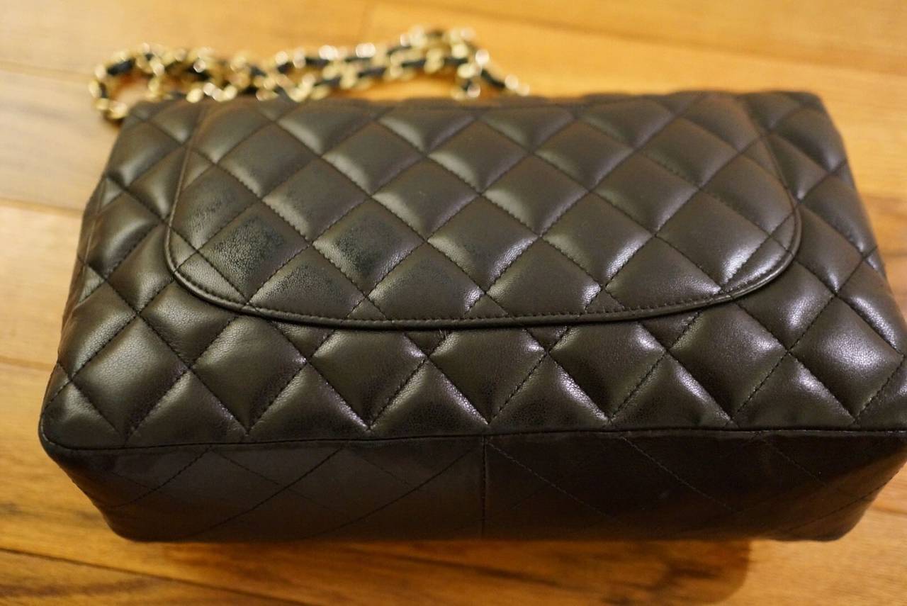 1990s Chanel Single Classic Flap Jumbo Flap GHW In Good Condition In Westmount, Quebec