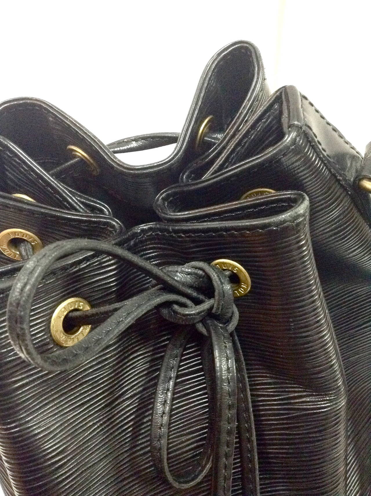 1990 Louis Vuitton Black Epi Leather Noe Bag Gm Retail $2200 In Good Condition For Sale In Westmount, Quebec