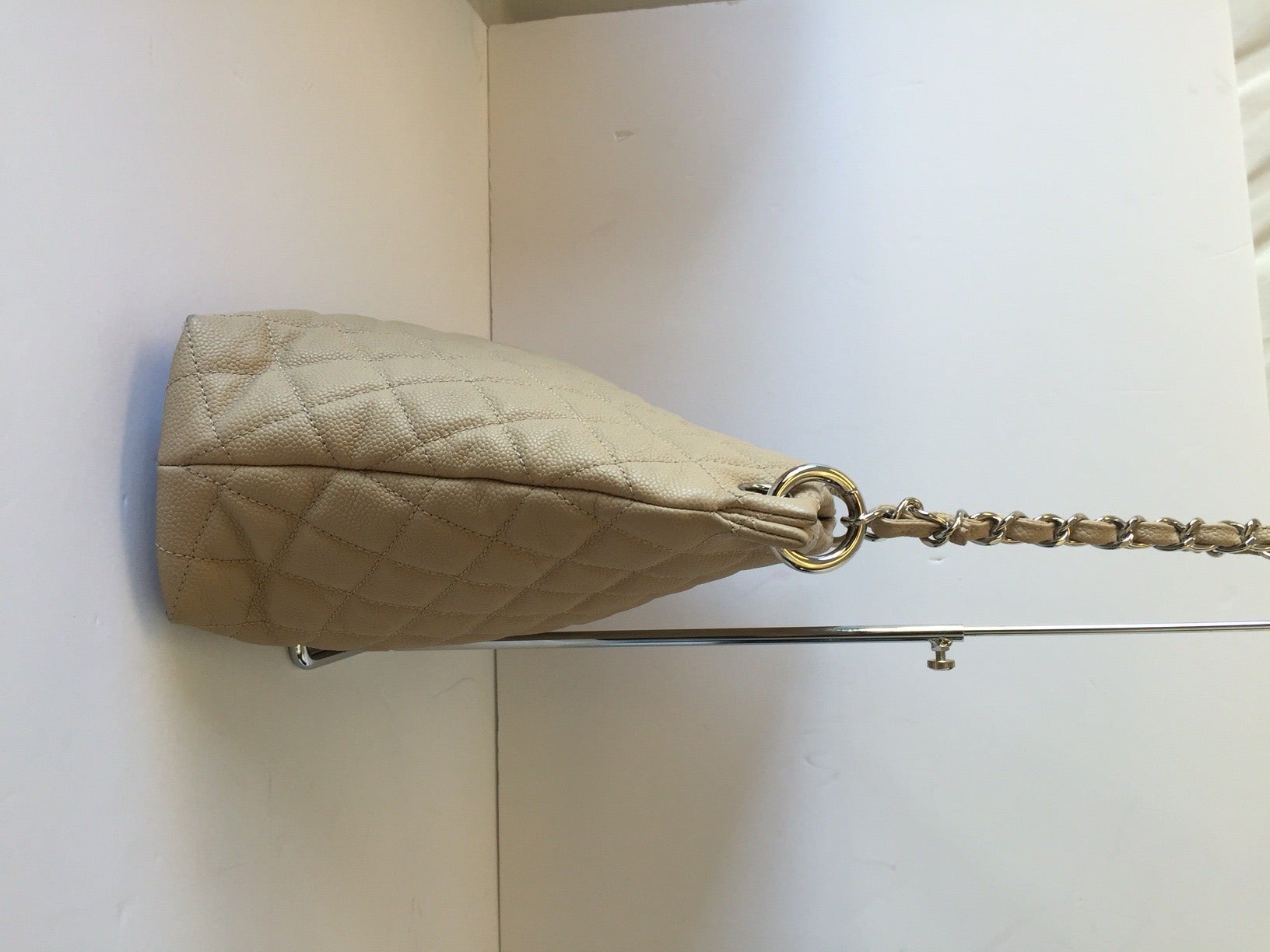 Chanel Beige Quilted Easy Caviar Tote In Excellent Condition For Sale In Westmount, Quebec