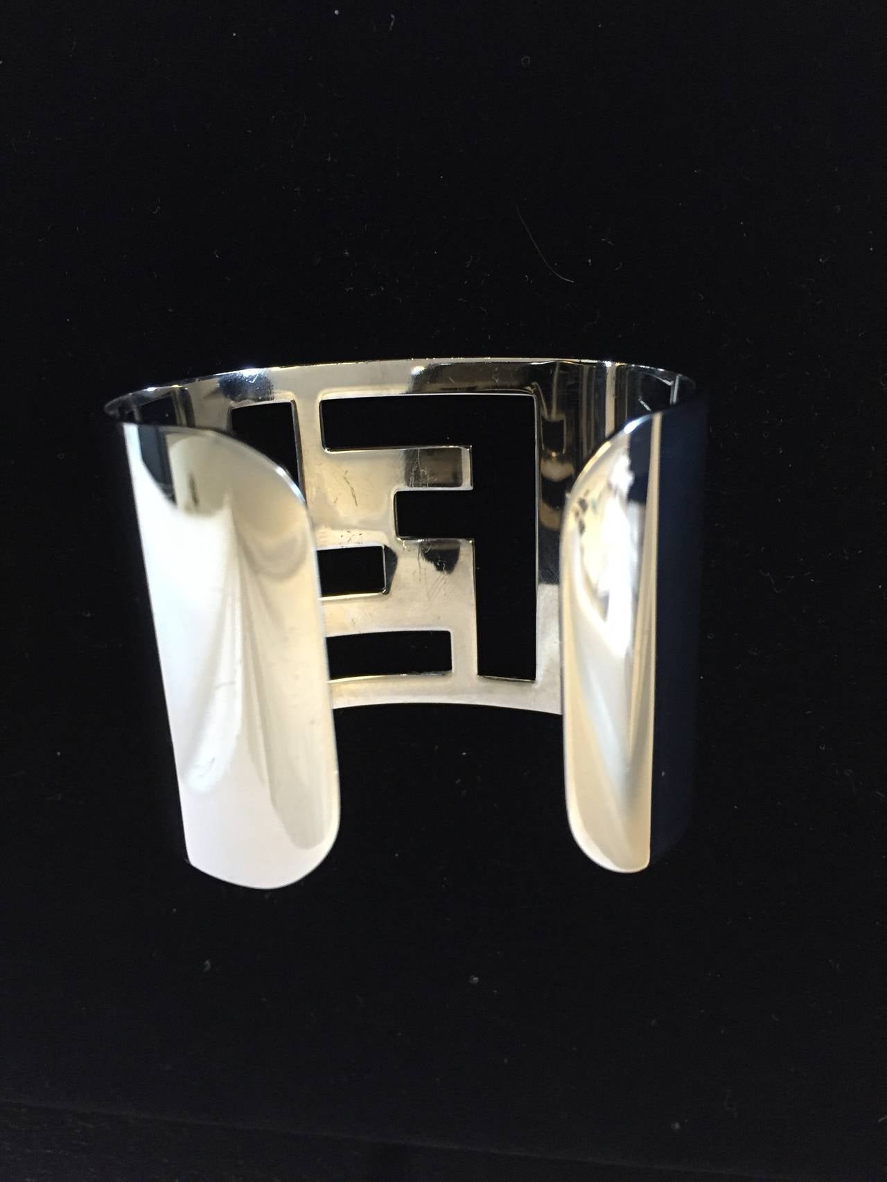 Silver-Tone Fendi Cutout Logo Metal Cuff In New Condition For Sale In Westmount, Quebec
