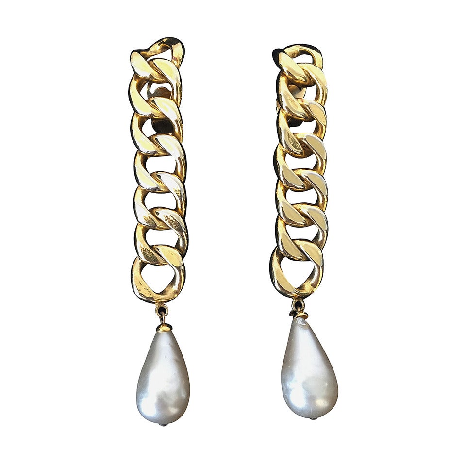 Chanel Pearl Drop Clip-On Earrings For Sale at 1stDibs