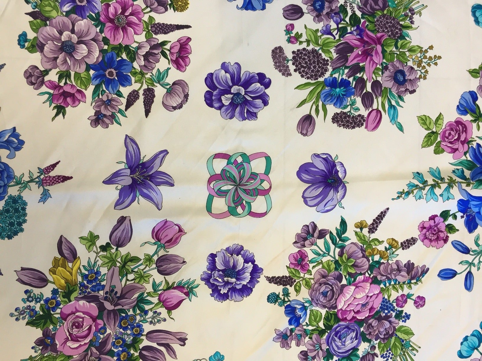 Women's Gucci Flower Scarf For Sale