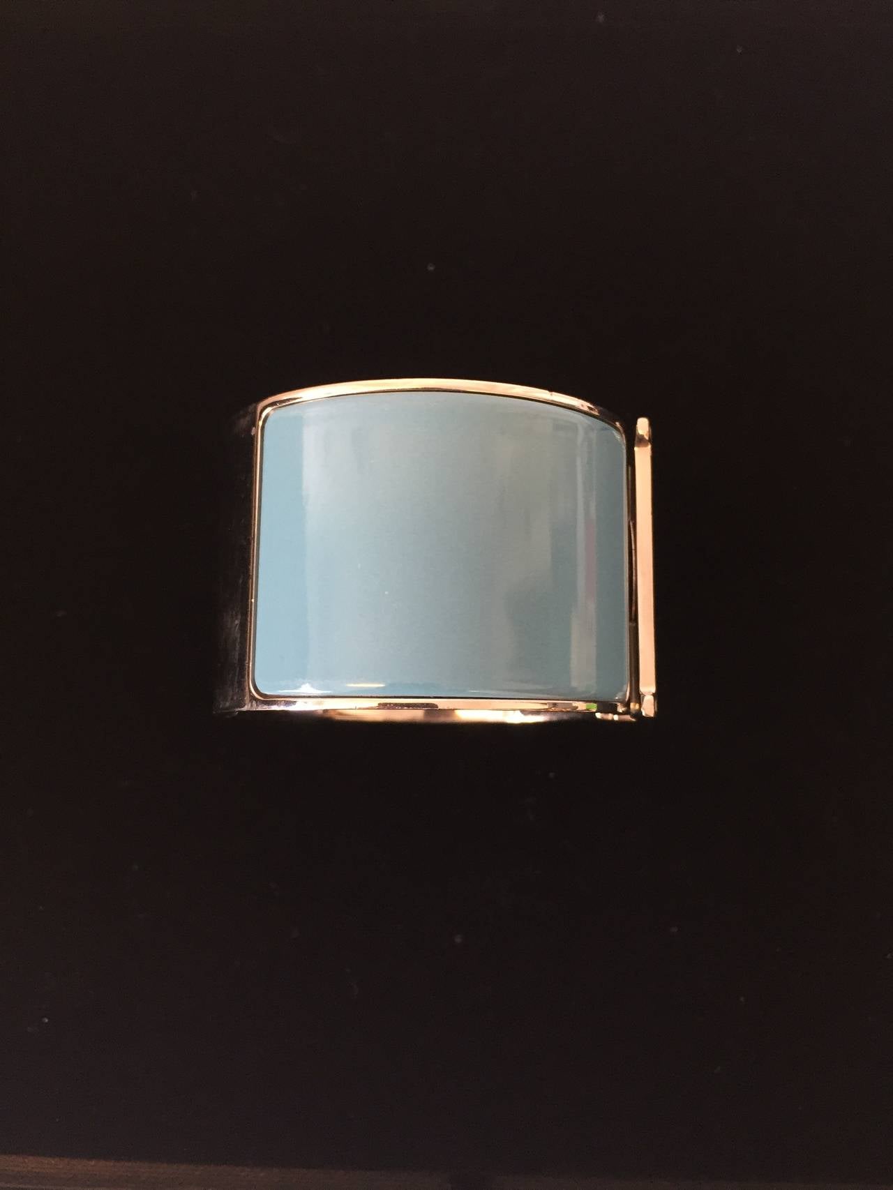 Women's Hermes Blue and White Extra Wide Clic-Clac Bracelet For Sale