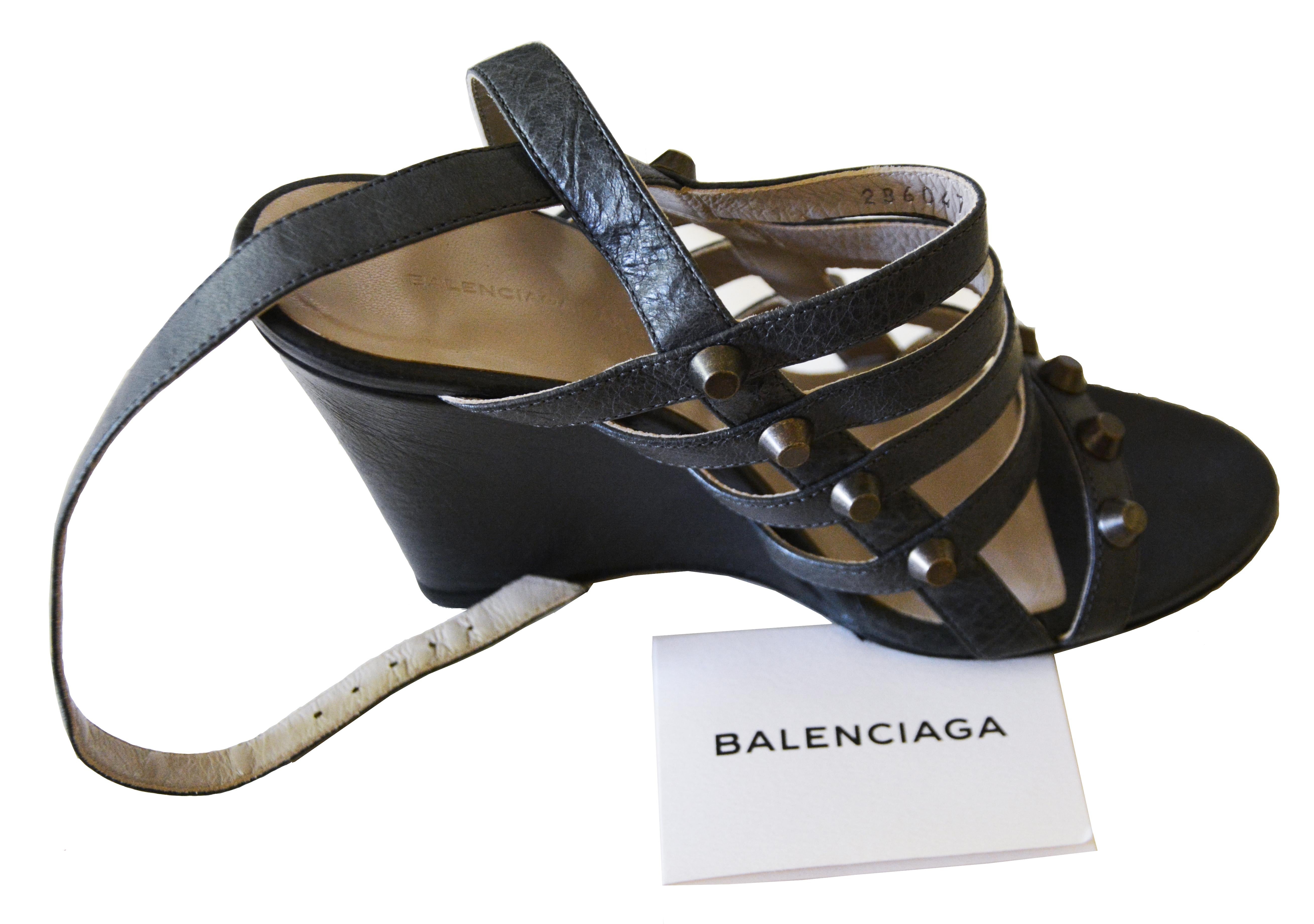 BALENCIAGA CAGE STUDDED WEDGES
2000s
Grade condition A
Charcoal grey leather and studs
Heels 9cm 
Size 37 IT
