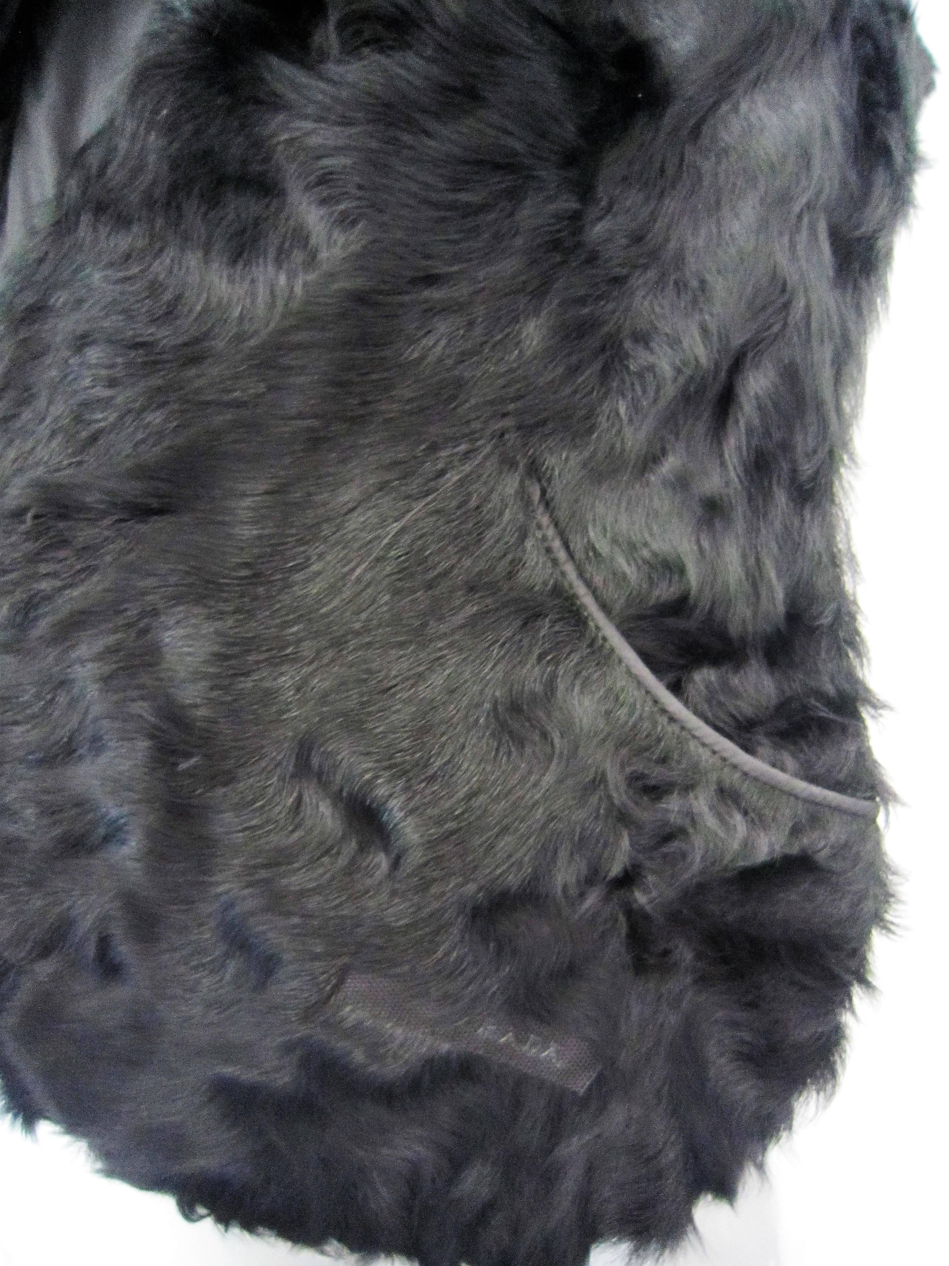 PRADA dyed lambfur shrug In Good Condition For Sale In Rome, IT