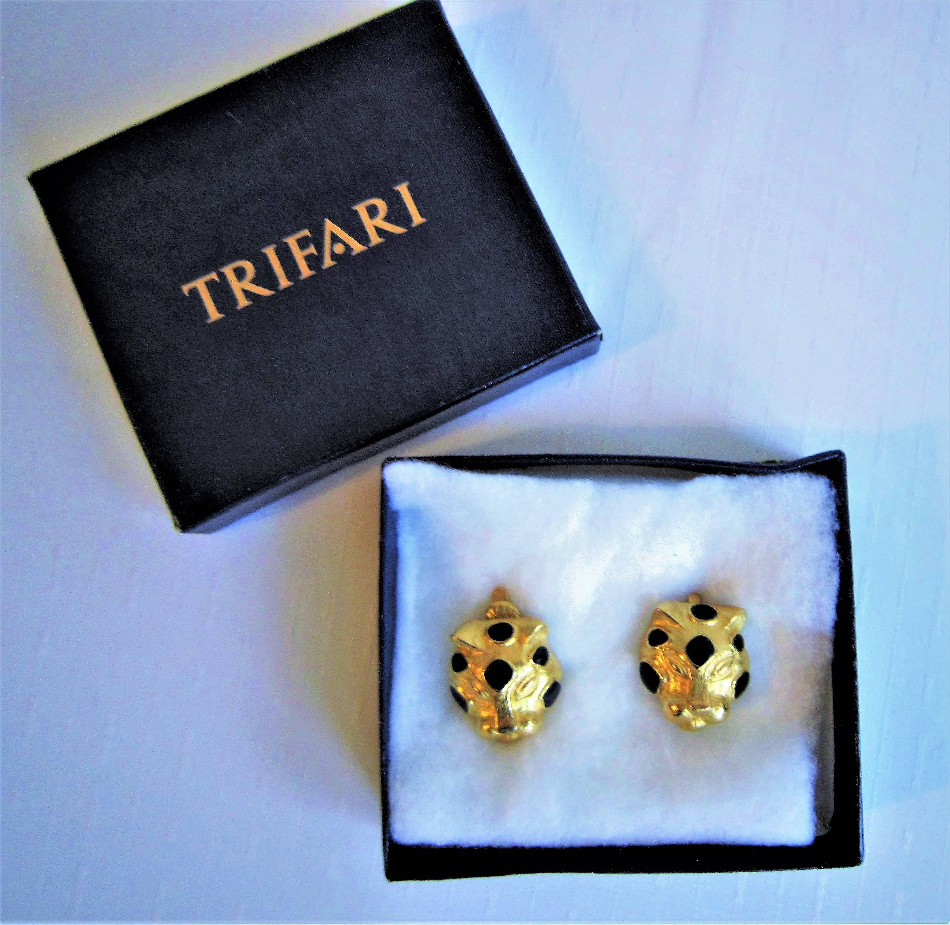 TRIFARI vintage enamel figural panther  earrings In Good Condition For Sale In Rome, IT