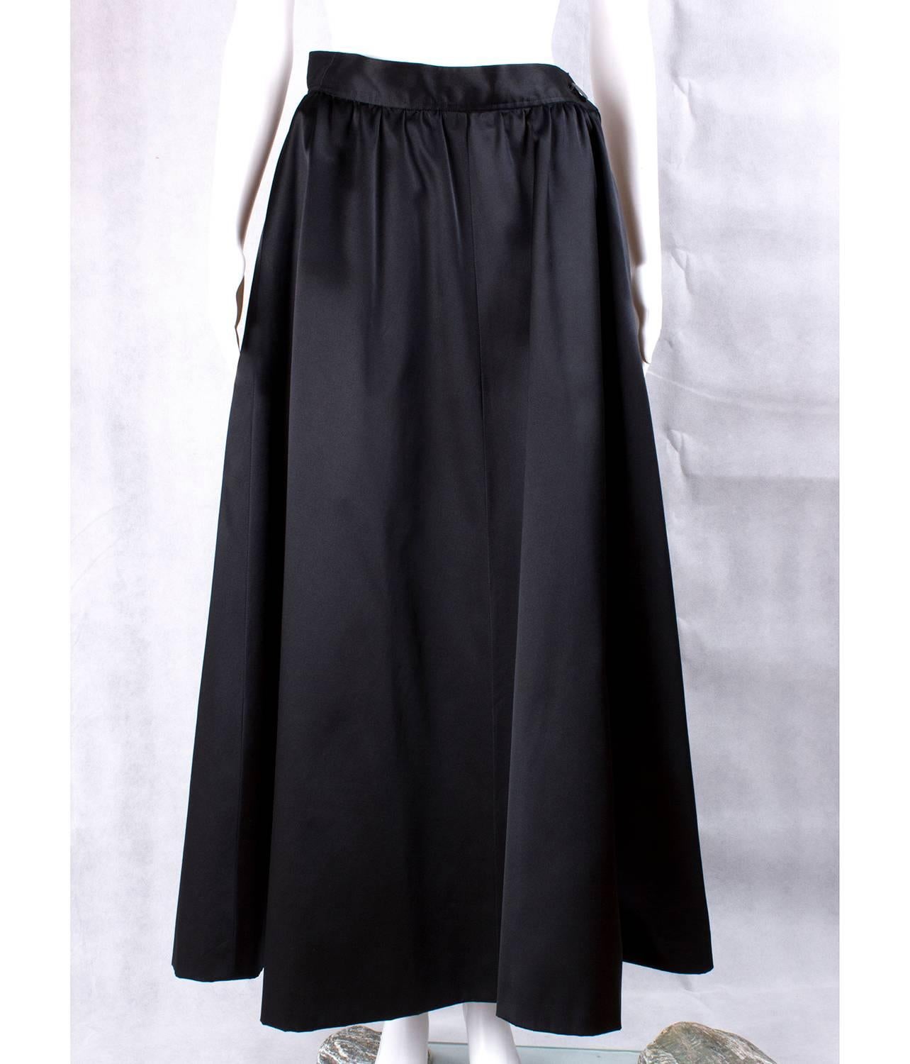 1980s Yves Saint Laurent black silk satin Maxi Skirt In Good Condition For Sale In Rome, IT