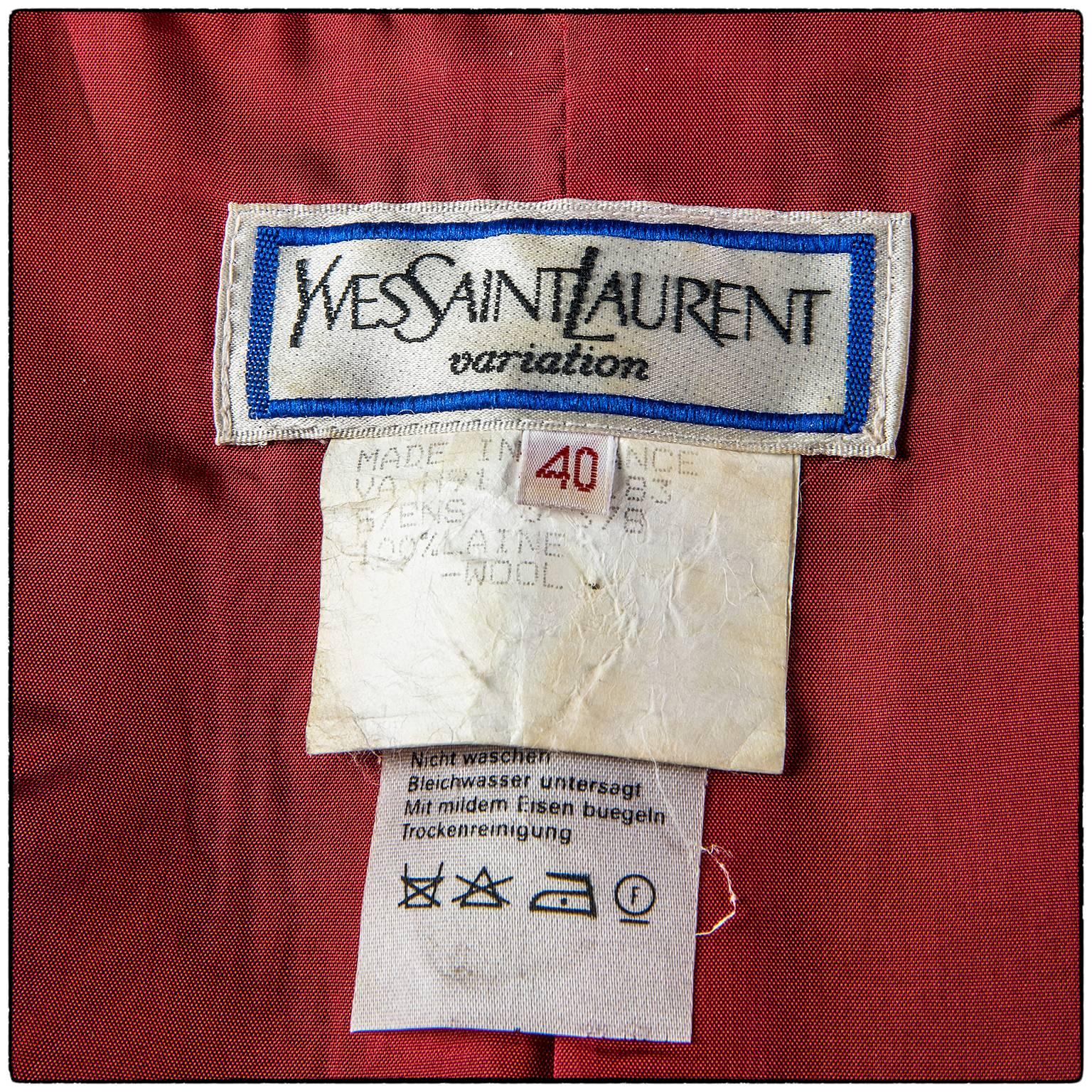 1990s Yves Saint Laurent red wool jacket In Good Condition For Sale In Rome, IT