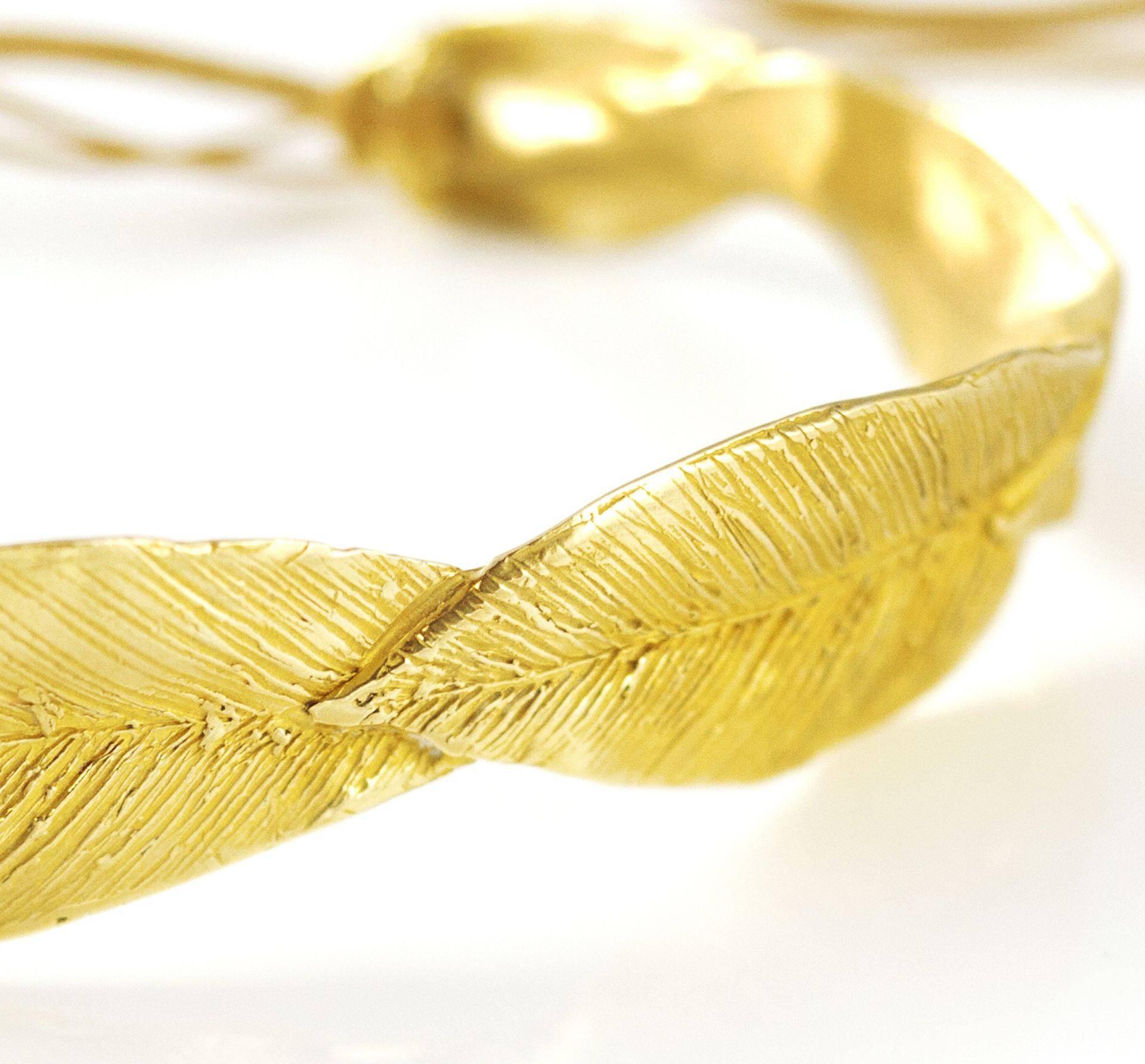 This necklace is created in Italy with a lost wax technique  and handmade.
Completely inspired by nature, in particular to light which gives vitality to materia
Giulia Barela jewels are characterized, stylistically, from strong sculptural effects.