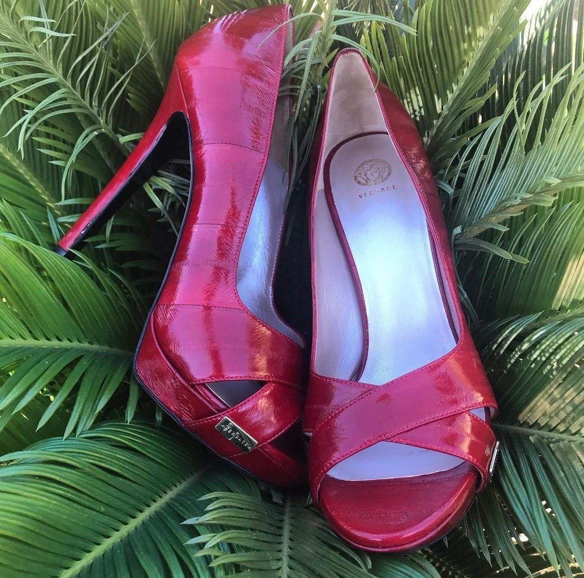 S/S 2002 Vintage Versace Red Eel Skin Platform Shoes
Impossible to find anywhere else.
Editor’s note:
Bold and beautiful, Versace’s red eel skin open toe pumps are show-stealing heels.
Glamorous and gorgeously feminine 5″ heel, 3/4″ hidden platform