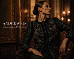 Andrew Gn Giacca blazer da sera verde smeraldo impreziosita da perline e piume Fr 44