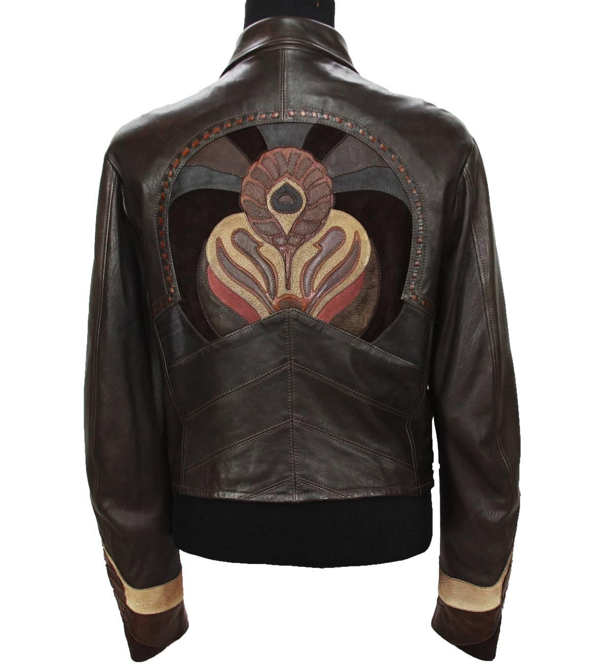 Rare TOM FORD for GUCCI Runway Western Jacket
S/S 2004 Men'swear Collection
Italian Size 54
Color - Brown
100% Soft Leather
Western Style
Two Side Pockets, One Inner
Measurements: Length - 23 inches, Sleeve - 27 inches, Armpit to Armpit - 22