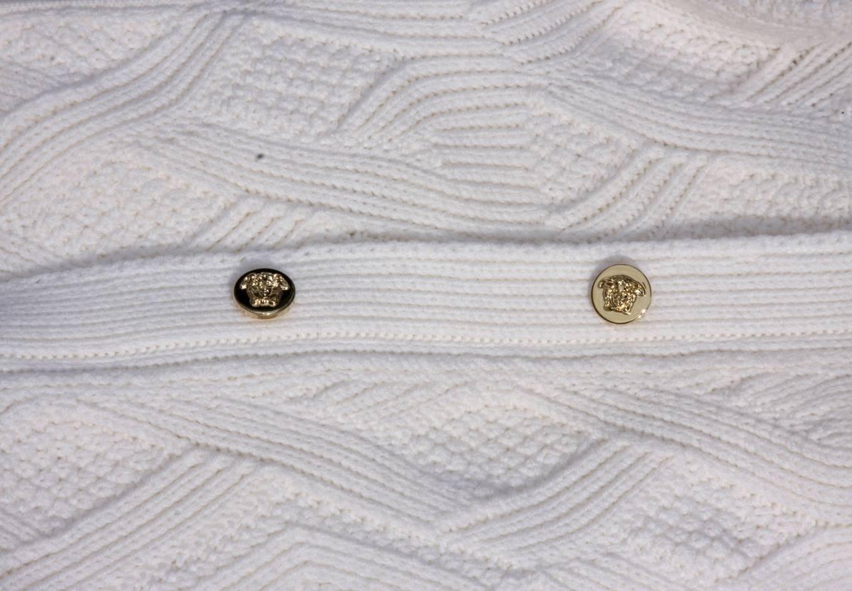 New Versace Cream Wool Cardigan Coat Removable Silver Fox Collar 40 For Sale 3